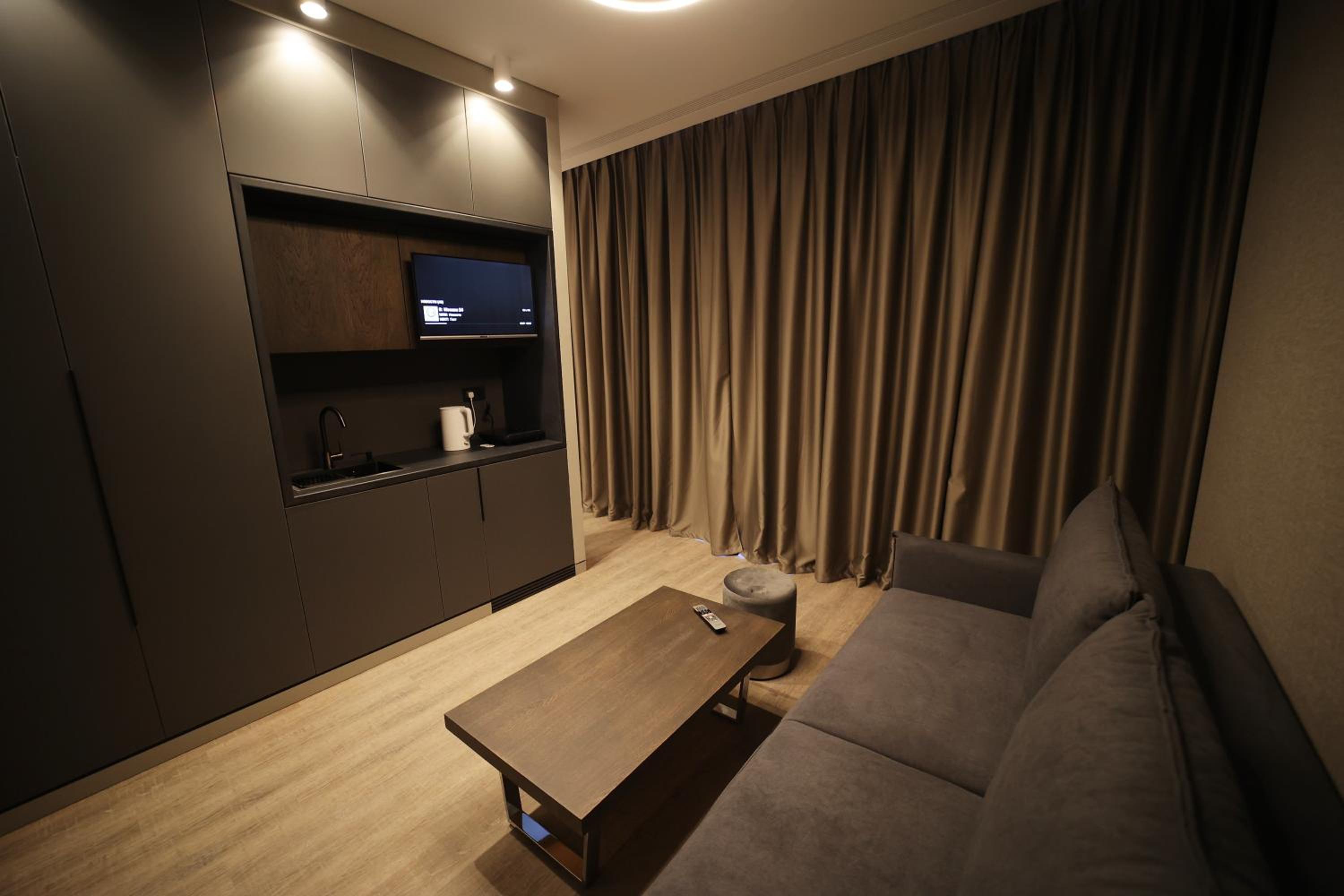 AVENUE RESIDENCE by AY North Avenue
