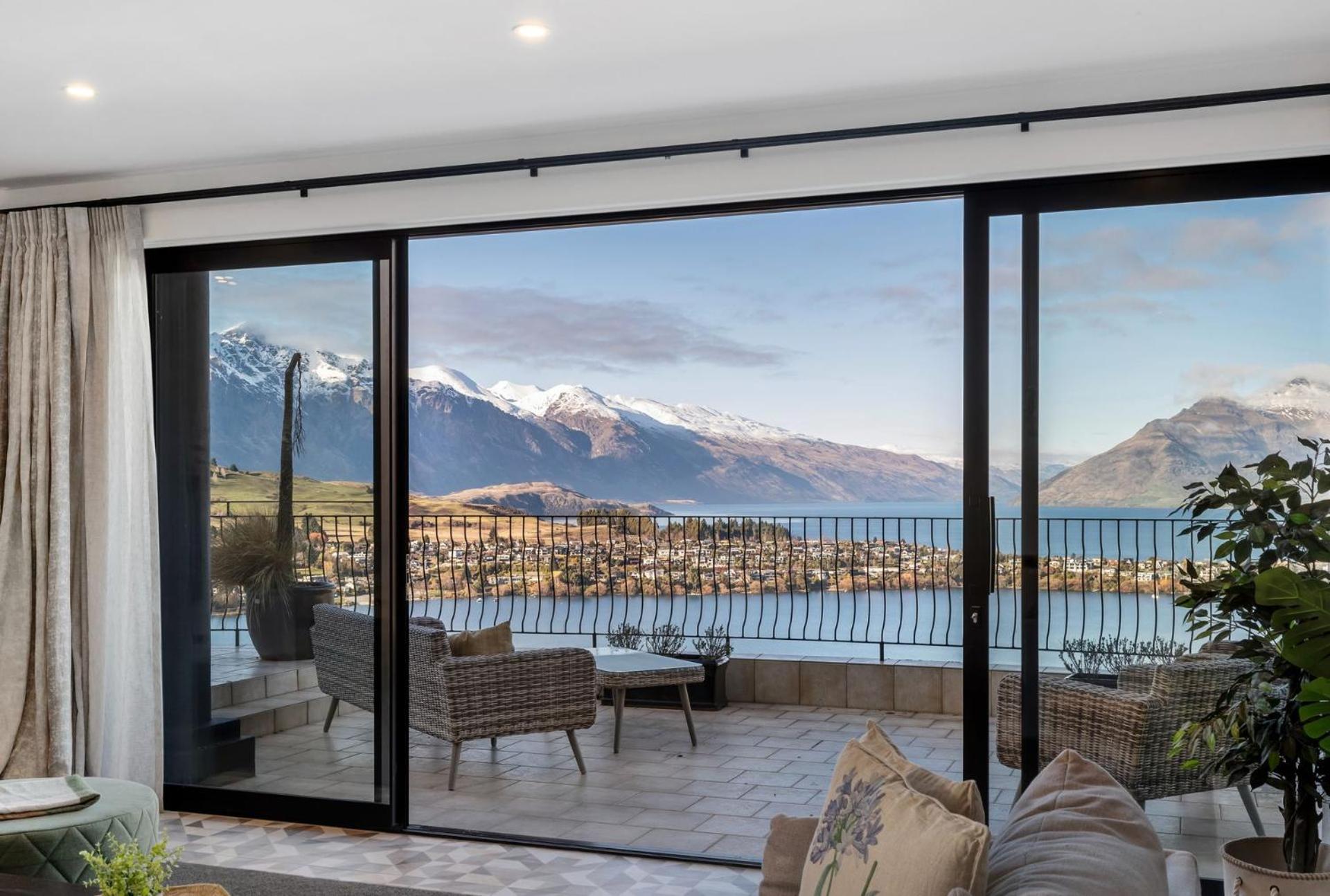 The Star of Queenstown Hill