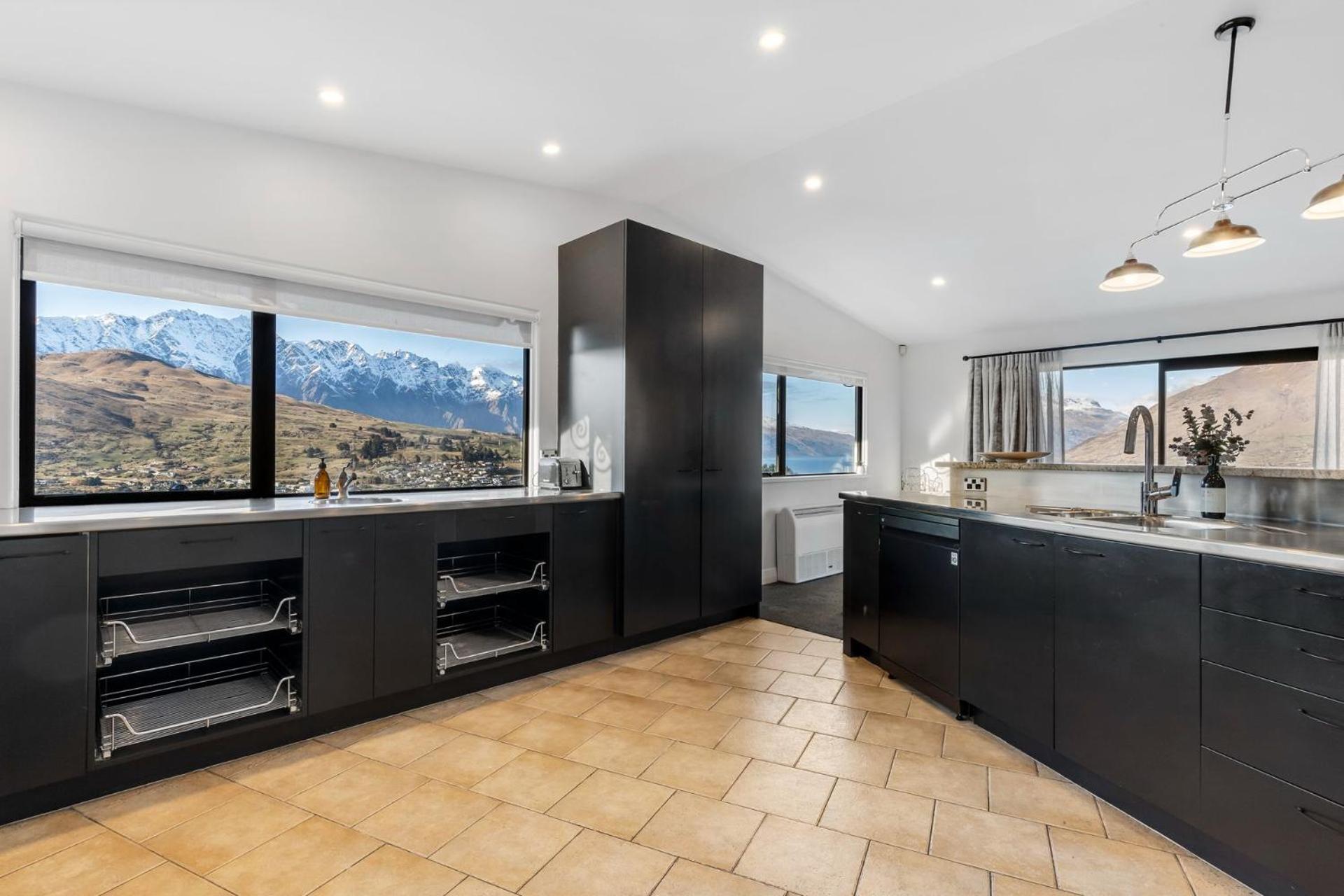 The Star of Queenstown Hill