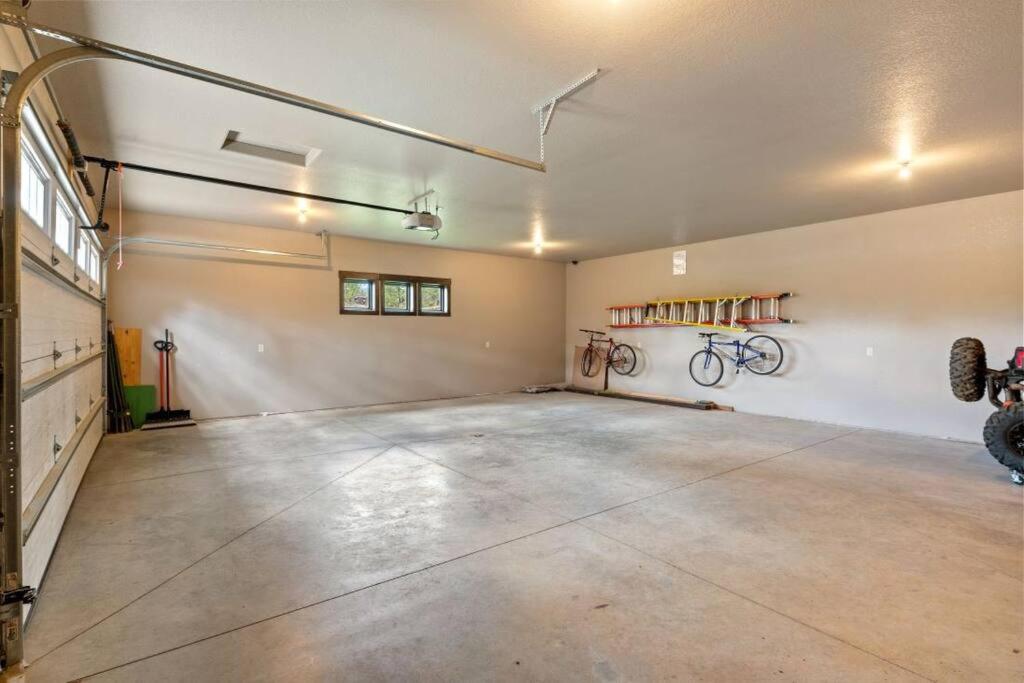 Sunrise Pines- Executive Suites & Private Baths view 4