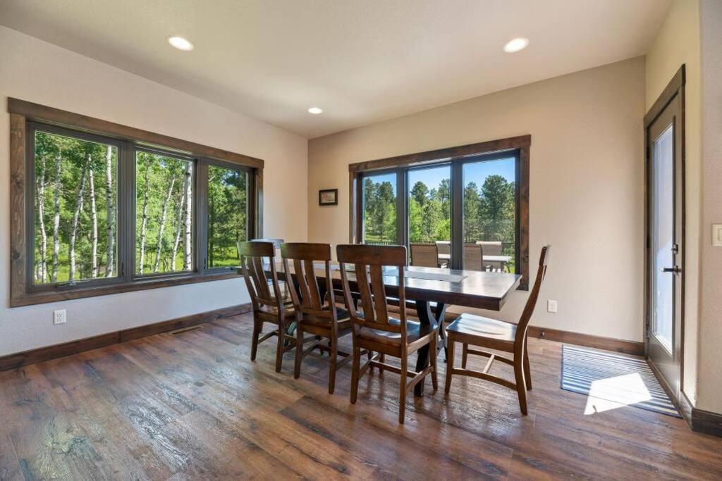 Sunrise Pines- Executive Suites & Private Baths view 5