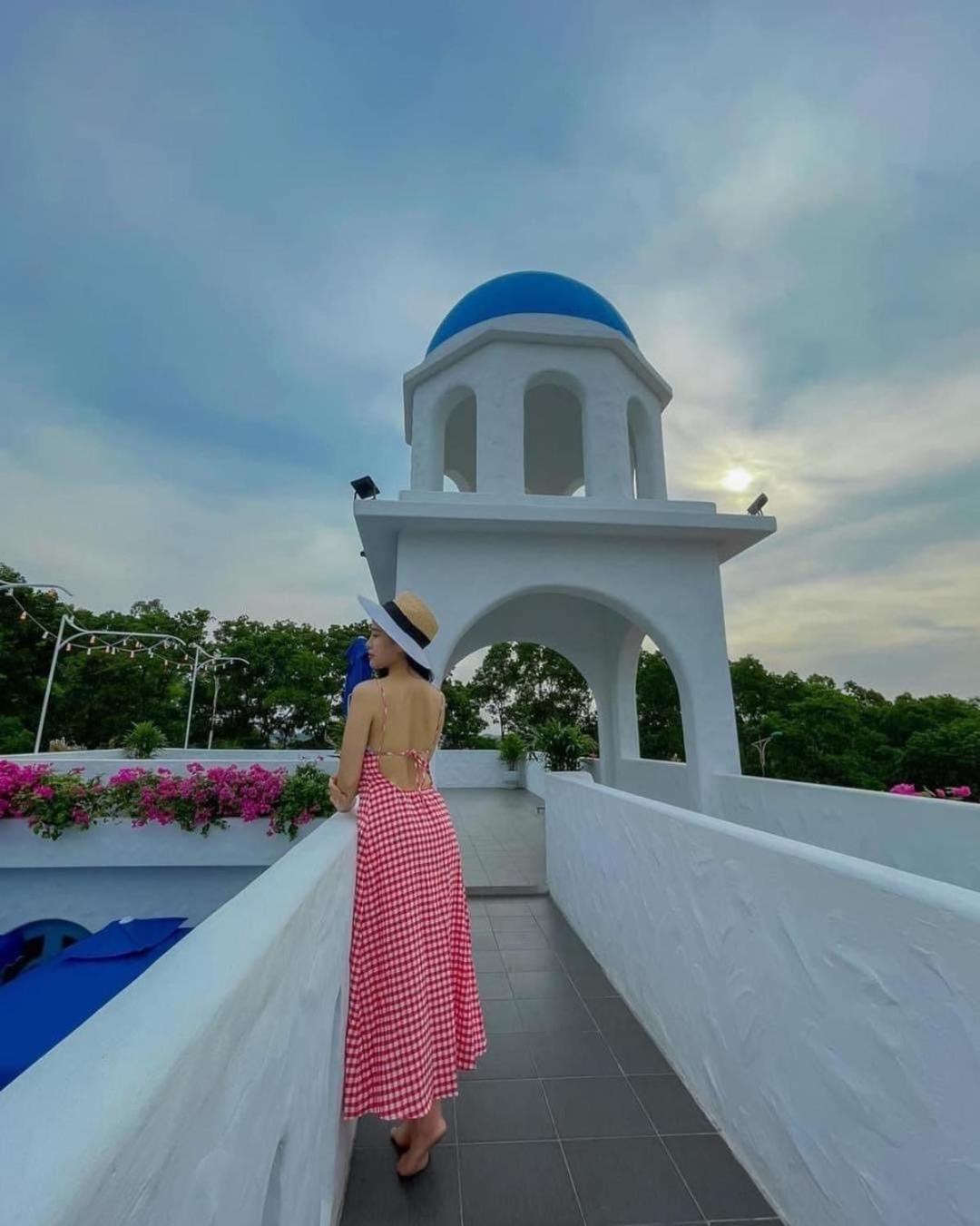 SANTORINI HẠ LONG VILLA - VENUE TRAVEL