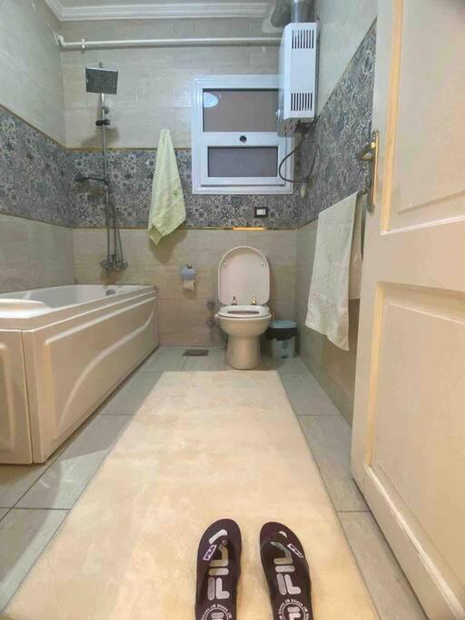 Unique Seaview 3-Bedroom Apartment - Image 4