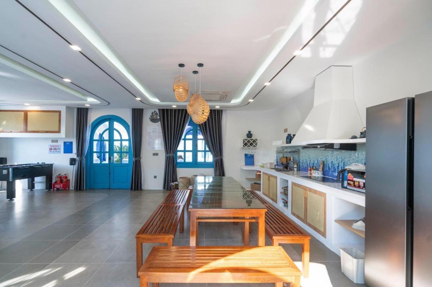 SANTORINI HẠ LONG VILLA - VENUE TRAVEL