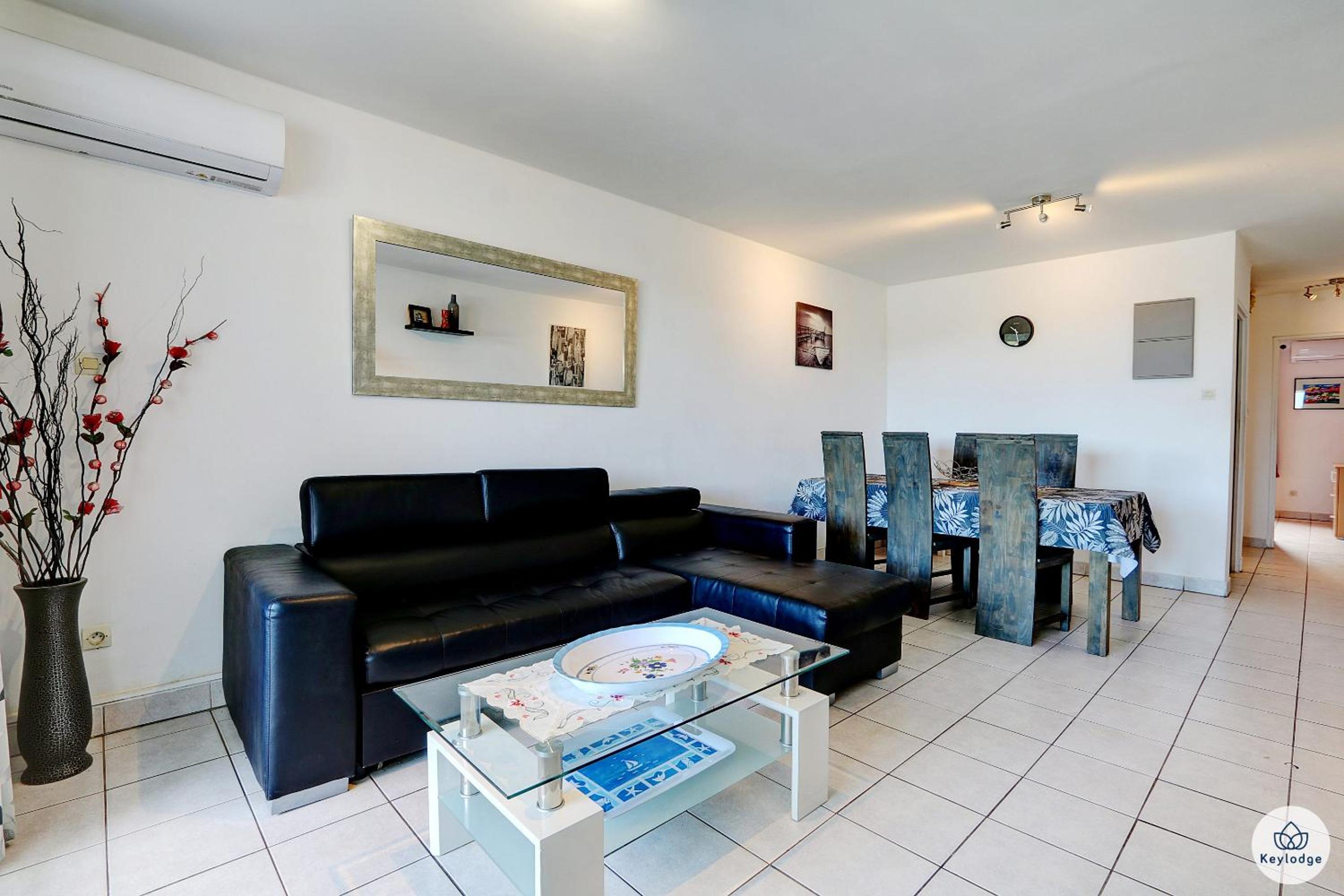 Aigrettes 32 - T2 - 49m2 - Centre-ville - Saint Gilles Les Bains view 3