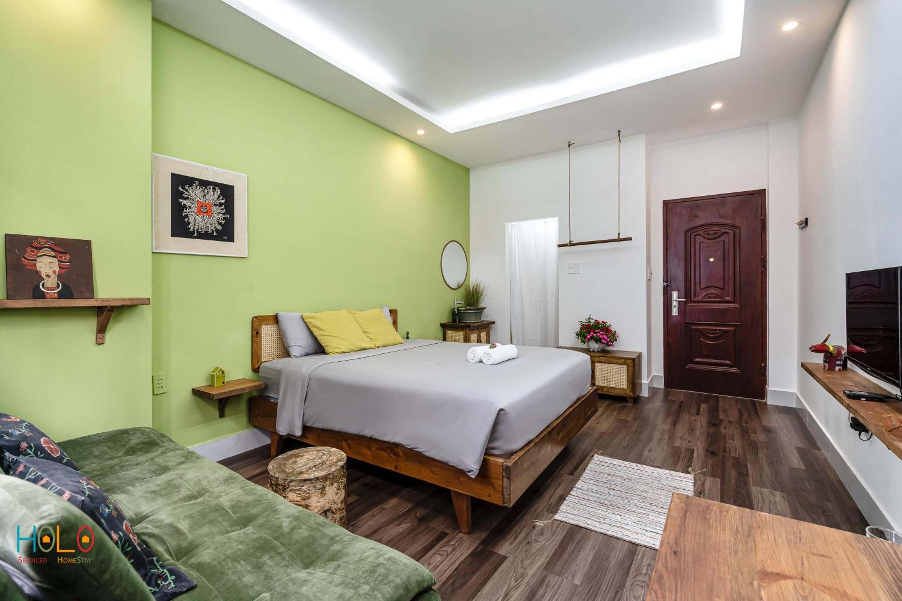 HoLo Central Saigon - Serviced HomeStay
