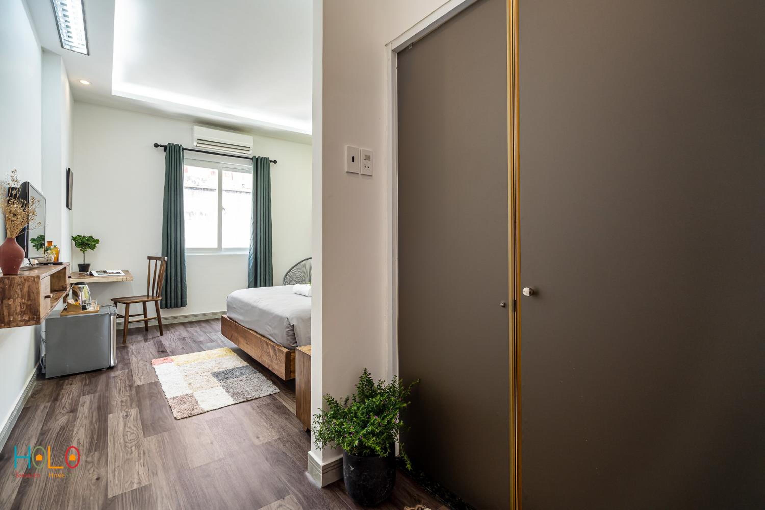 HoLo Central Saigon - Serviced HomeStay