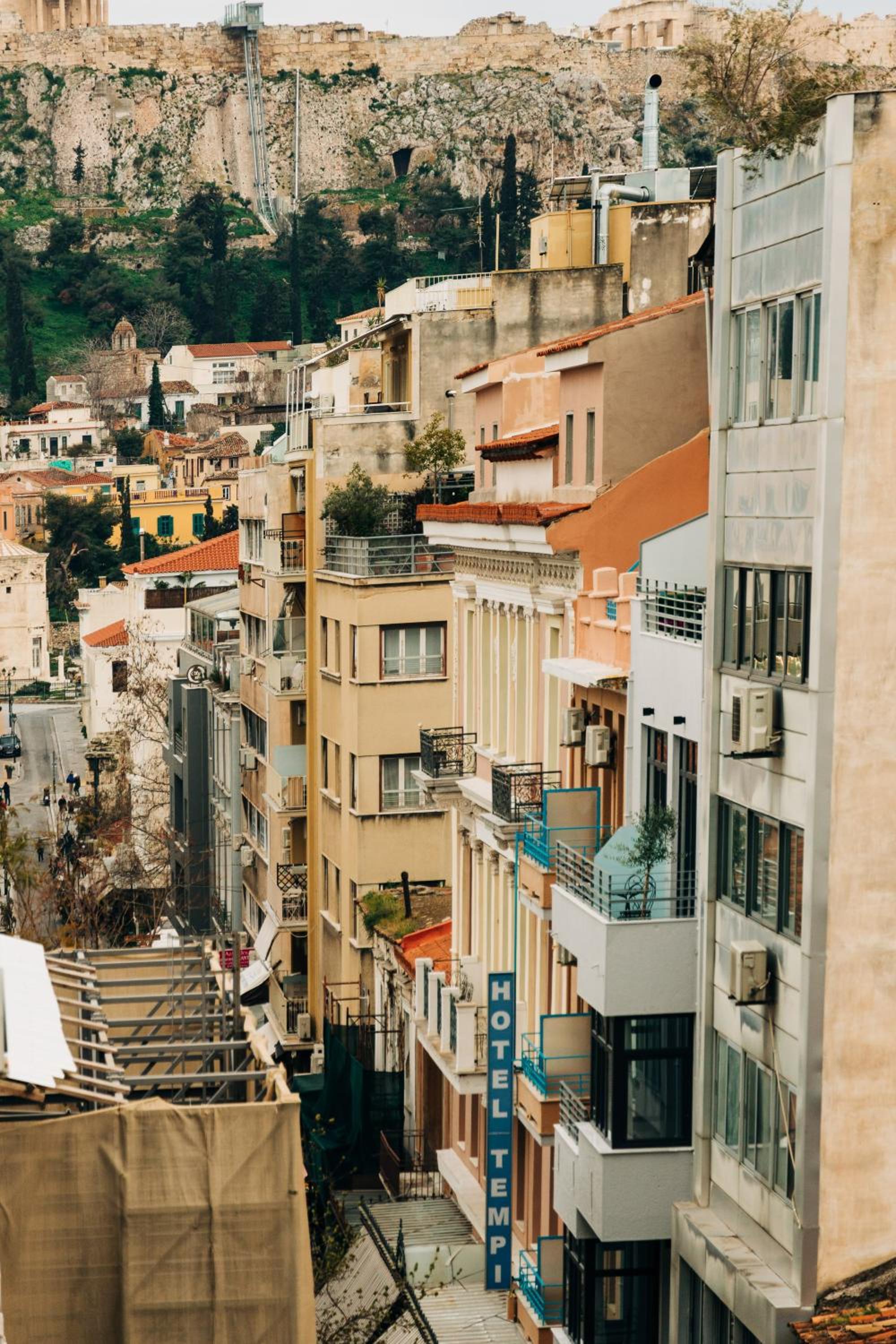 Triple A - Between 3 Squares - Monastiraki & Syntagma & Psiry - FREE Parking!