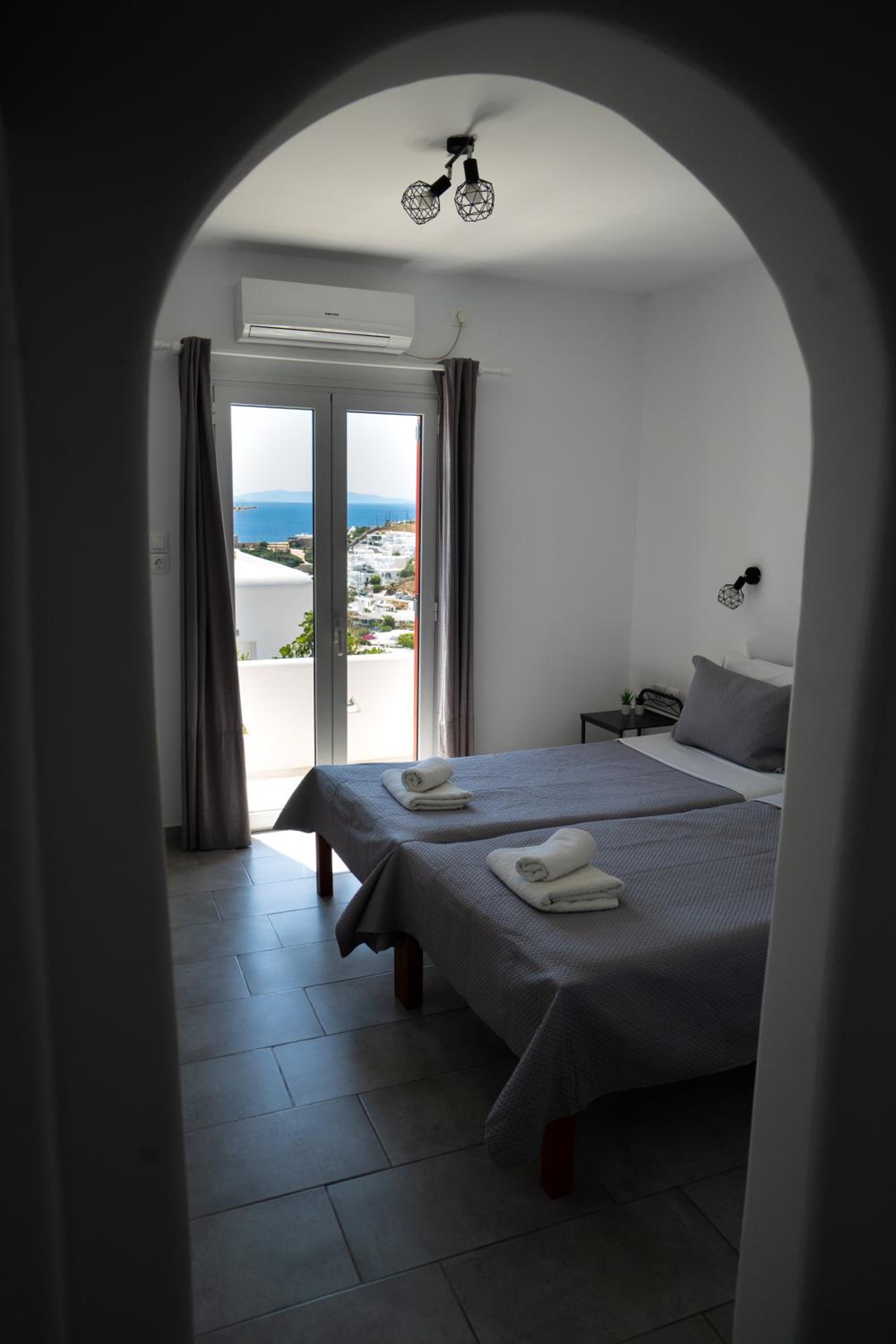 Zisis Pension