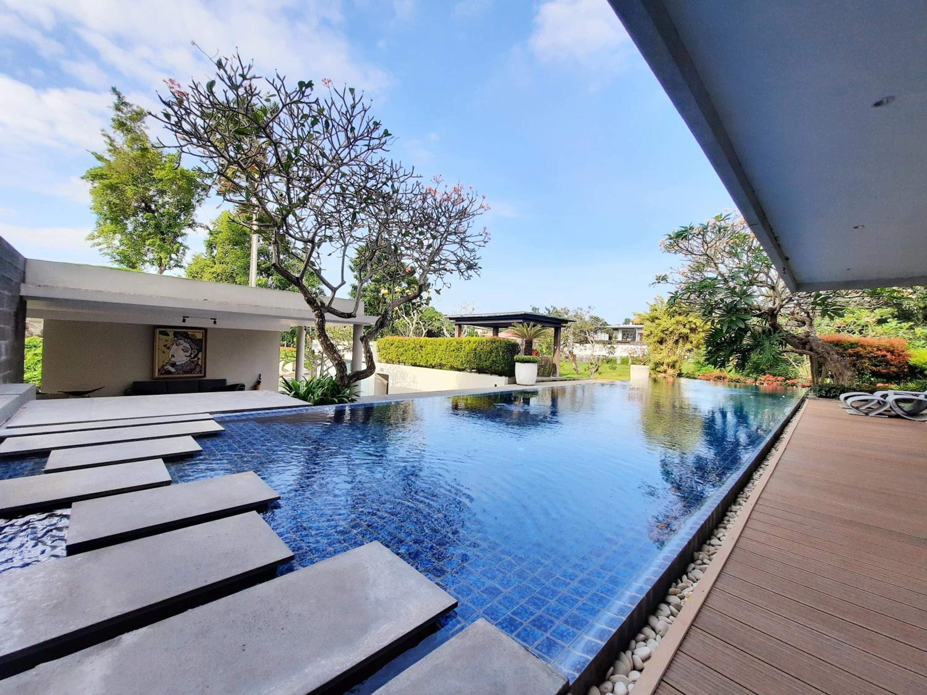 Manhattan In Canggu Luxury Villa by Mahavilas view 2