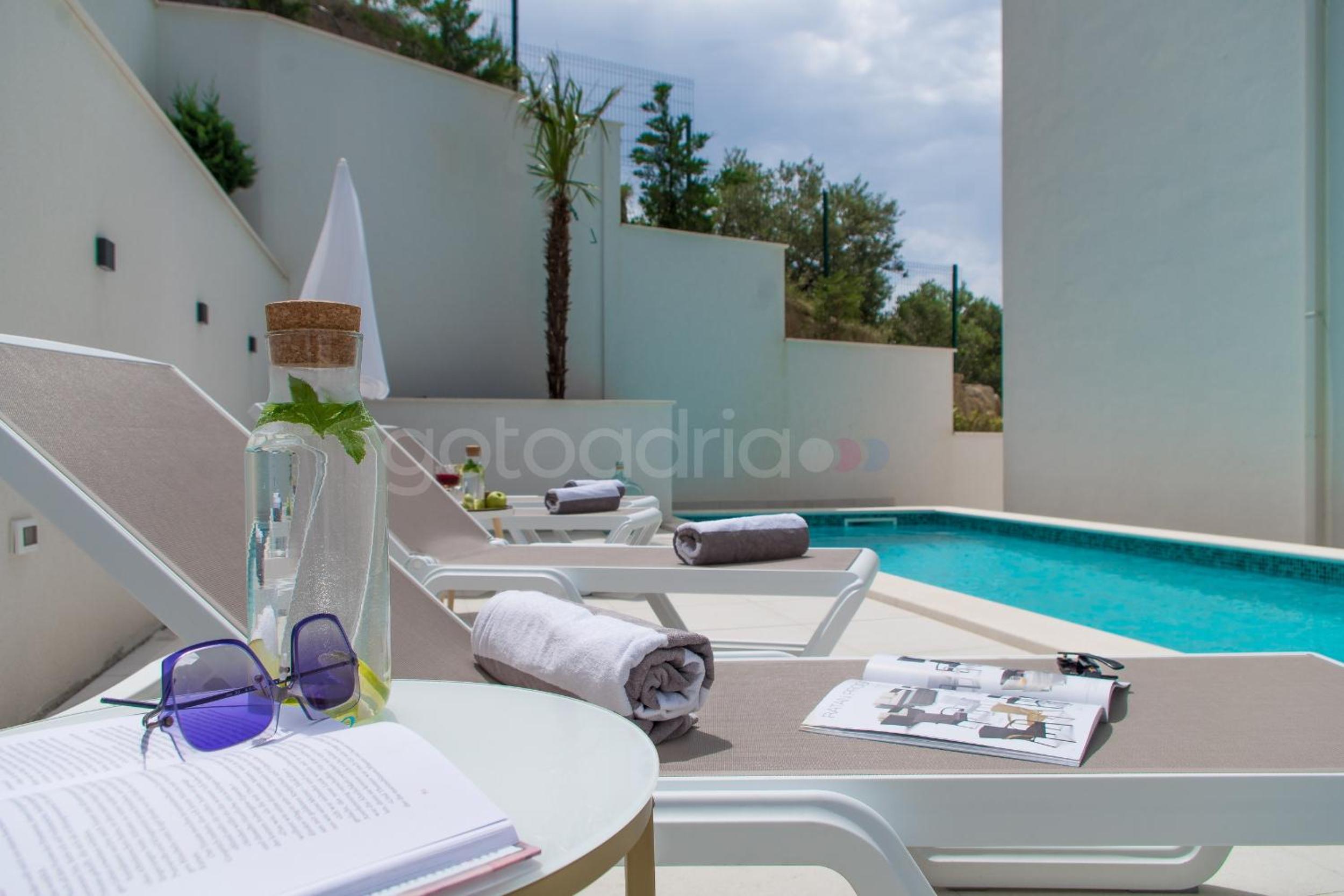 Villa Smaragd - bedroom Citrin with shared pool photo 4