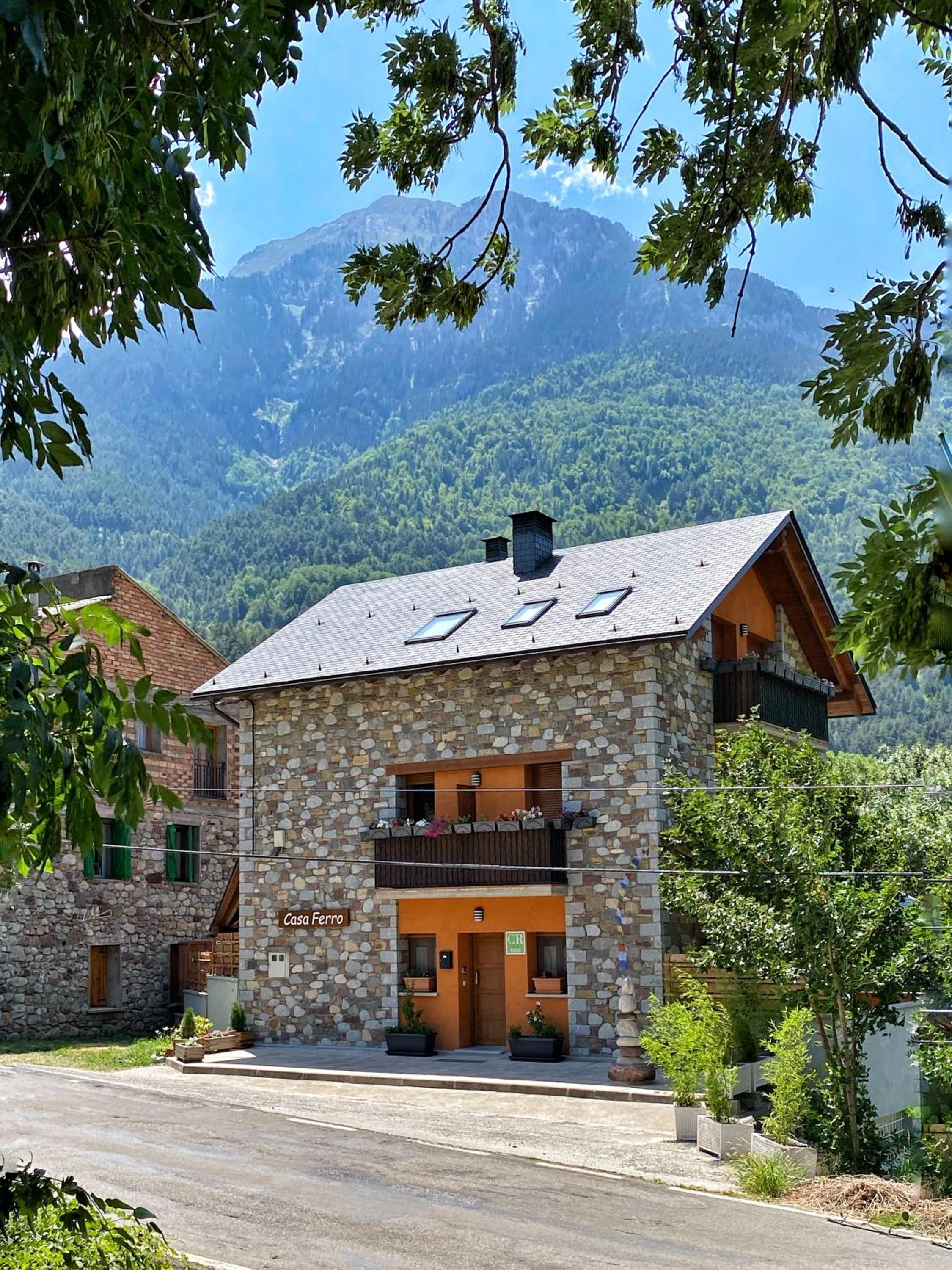 Casa Ferro