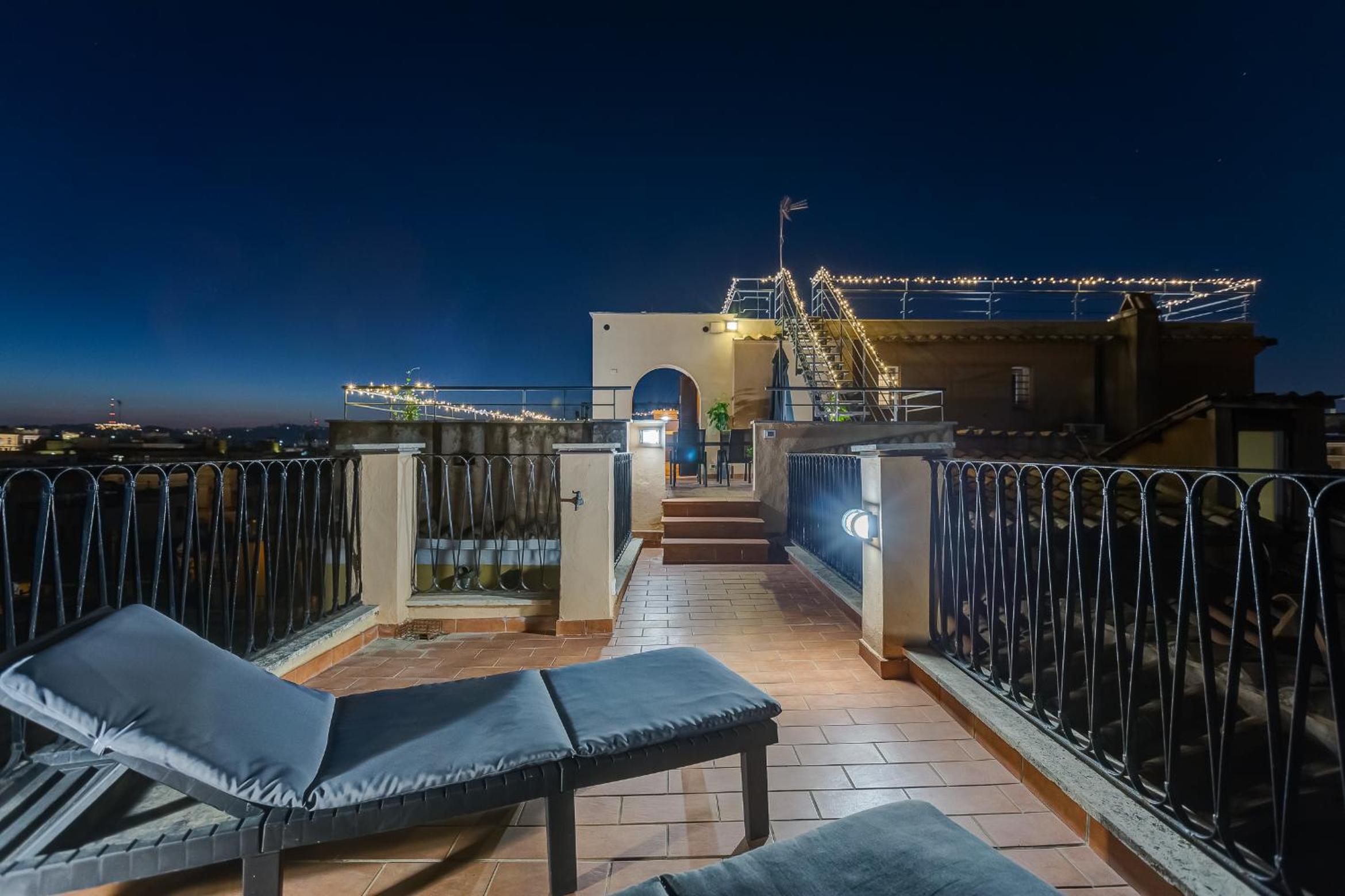 VIVILO ROMA TREVI - LUXURY EXPERIENCE - PRIVATE JACUZZI on TERRACE - INSANE VIEW