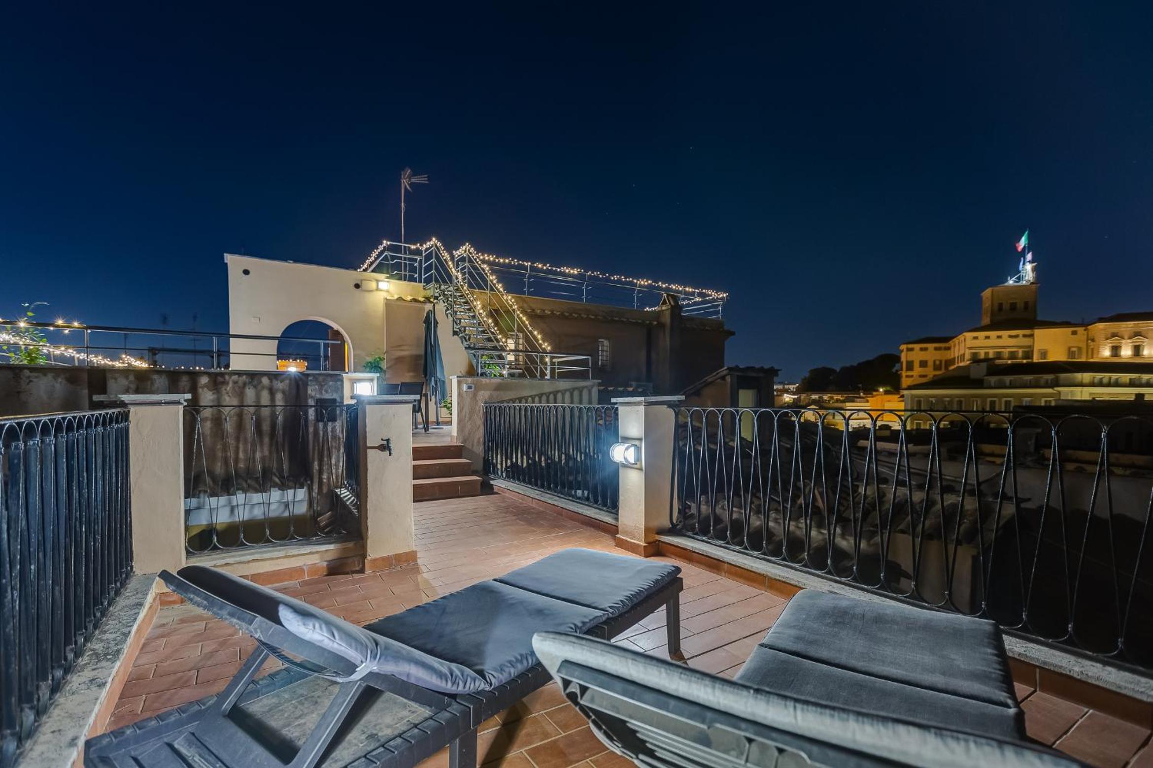 VIVILO ROMA TREVI - LUXURY EXPERIENCE - PRIVATE JACUZZI on TERRACE - INSANE VIEW