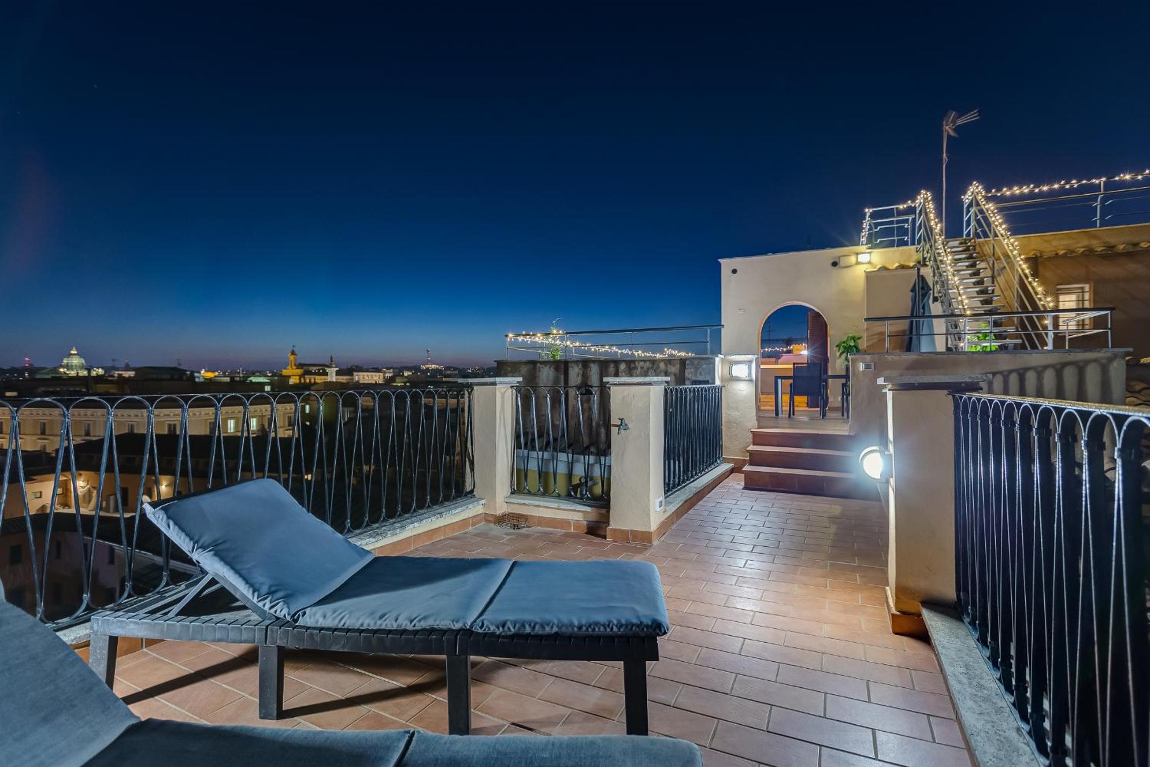 VIVILO ROMA TREVI - LUXURY EXPERIENCE - PRIVATE JACUZZI on TERRACE - INSANE VIEW