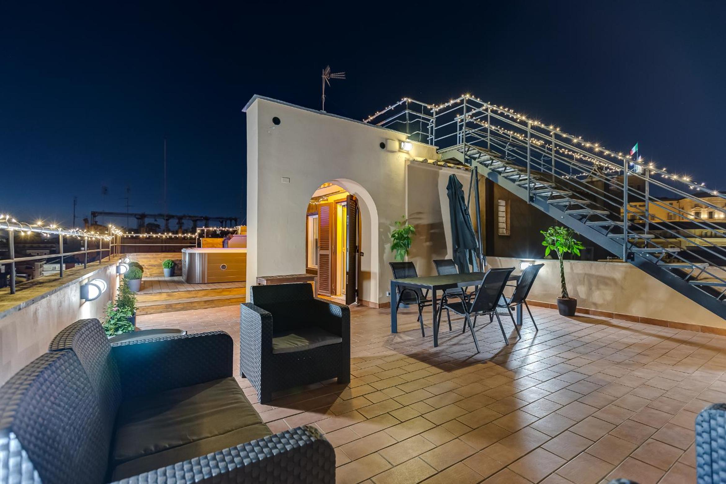 VIVILO ROMA TREVI - LUXURY EXPERIENCE - PRIVATE JACUZZI on TERRACE - INSANE VIEW