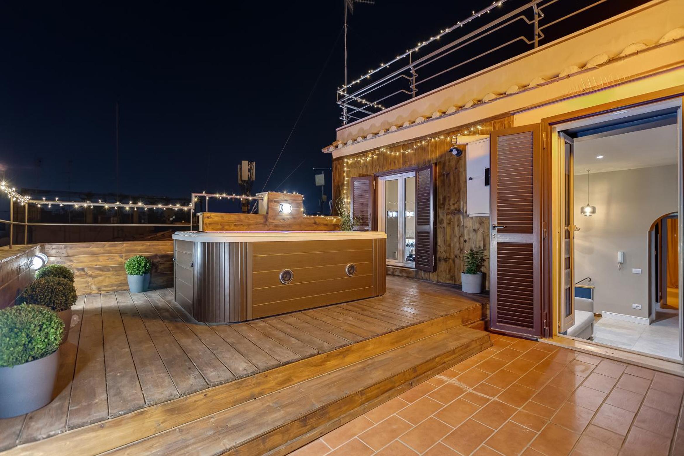 VIVILO ROMA TREVI - LUXURY EXPERIENCE - PRIVATE JACUZZI on TERRACE - INSANE VIEW