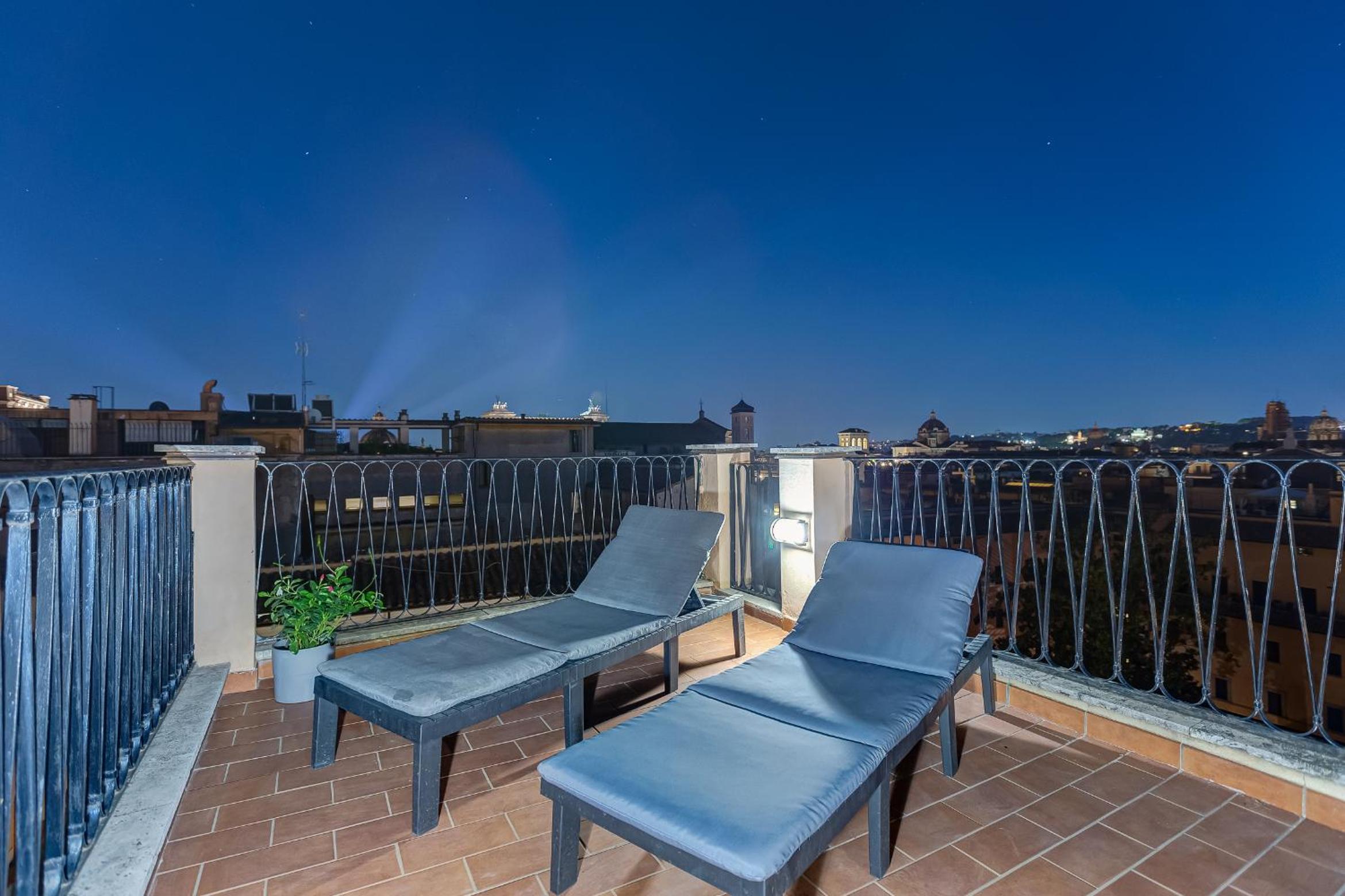 VIVILO ROMA TREVI - LUXURY EXPERIENCE - PRIVATE JACUZZI on TERRACE - INSANE VIEW