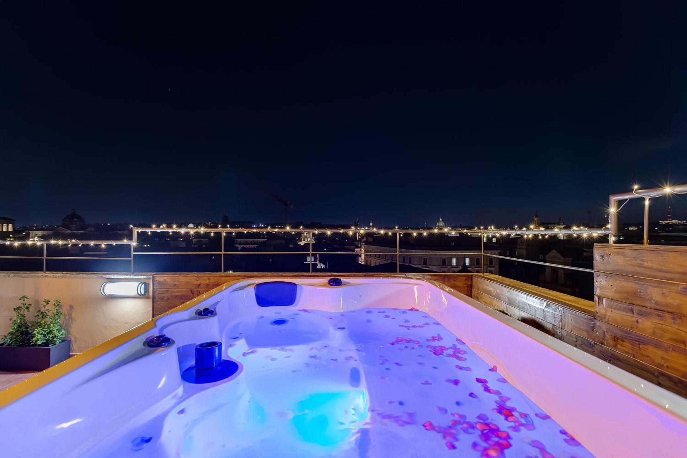VIVILO ROMA TREVI - LUXURY EXPERIENCE - PRIVATE JACUZZI on TERRACE - INSANE VIEW
