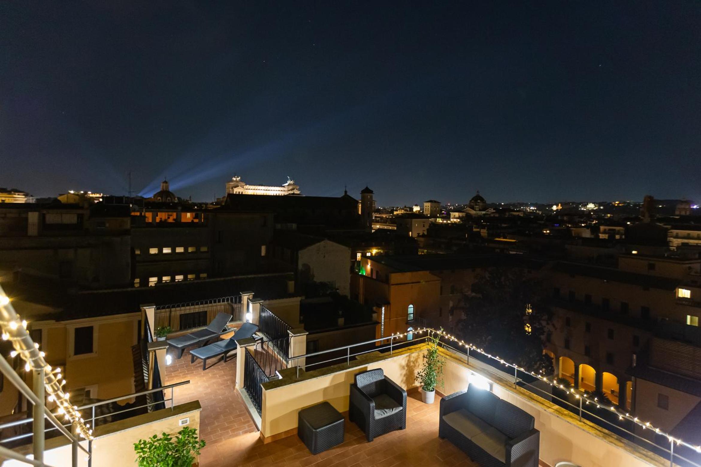 VIVILO ROMA TREVI - LUXURY EXPERIENCE - PRIVATE JACUZZI on TERRACE - INSANE VIEW