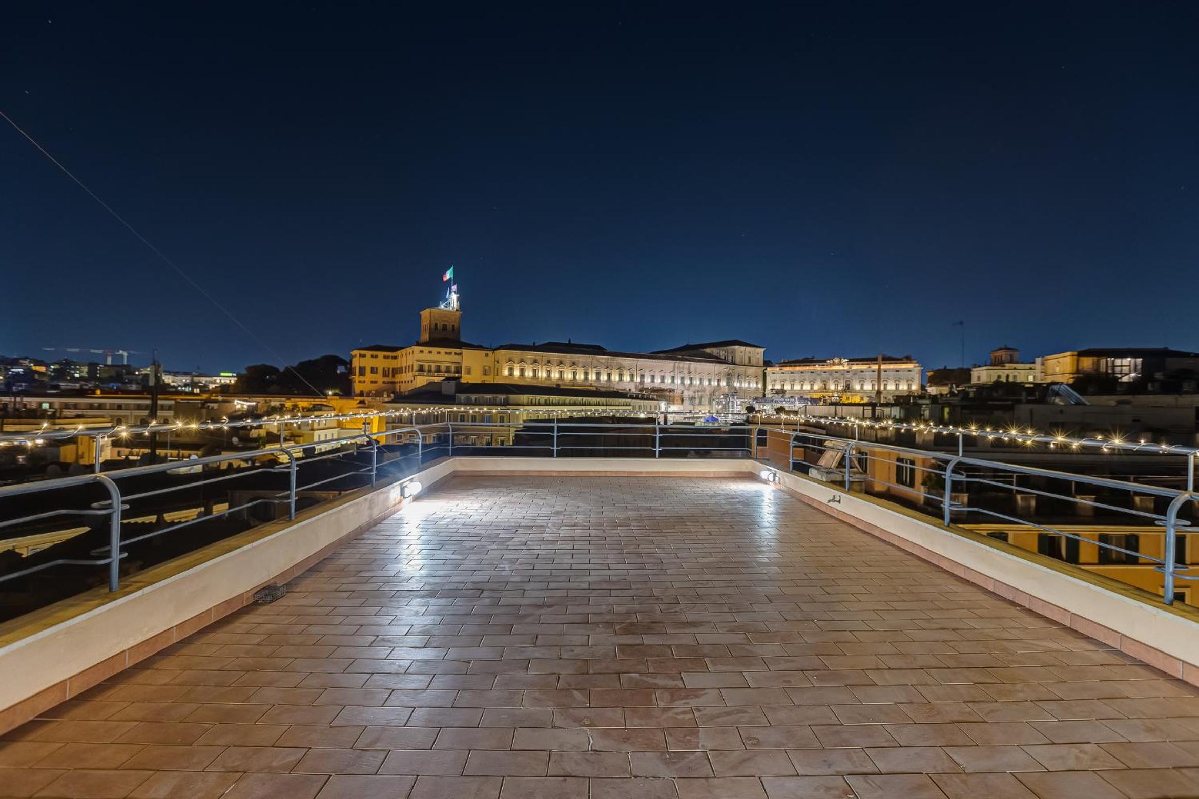 VIVILO ROMA TREVI - LUXURY EXPERIENCE - PRIVATE JACUZZI on TERRACE - INSANE VIEW