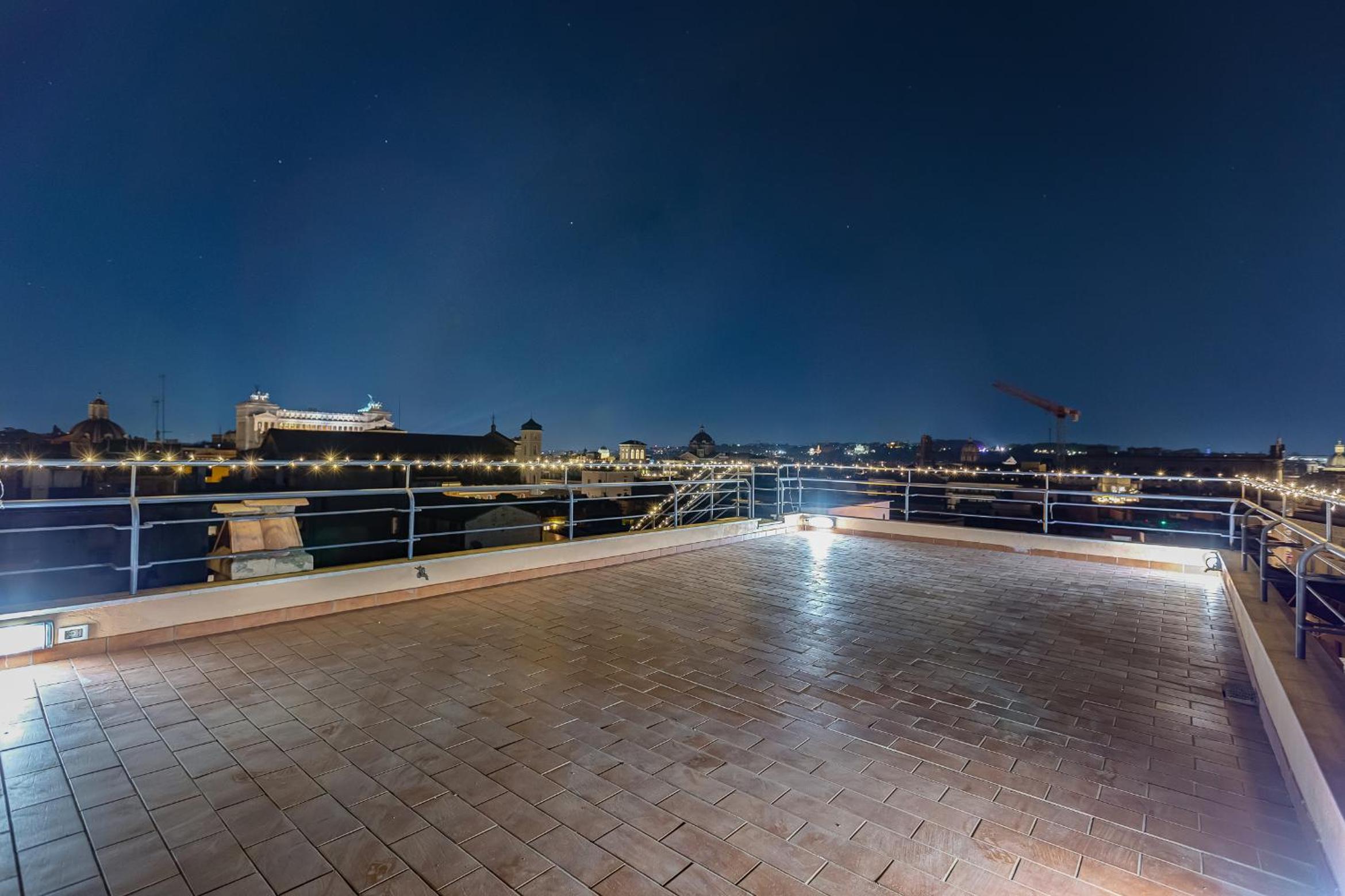 VIVILO ROMA TREVI - LUXURY EXPERIENCE - PRIVATE JACUZZI on TERRACE - INSANE VIEW