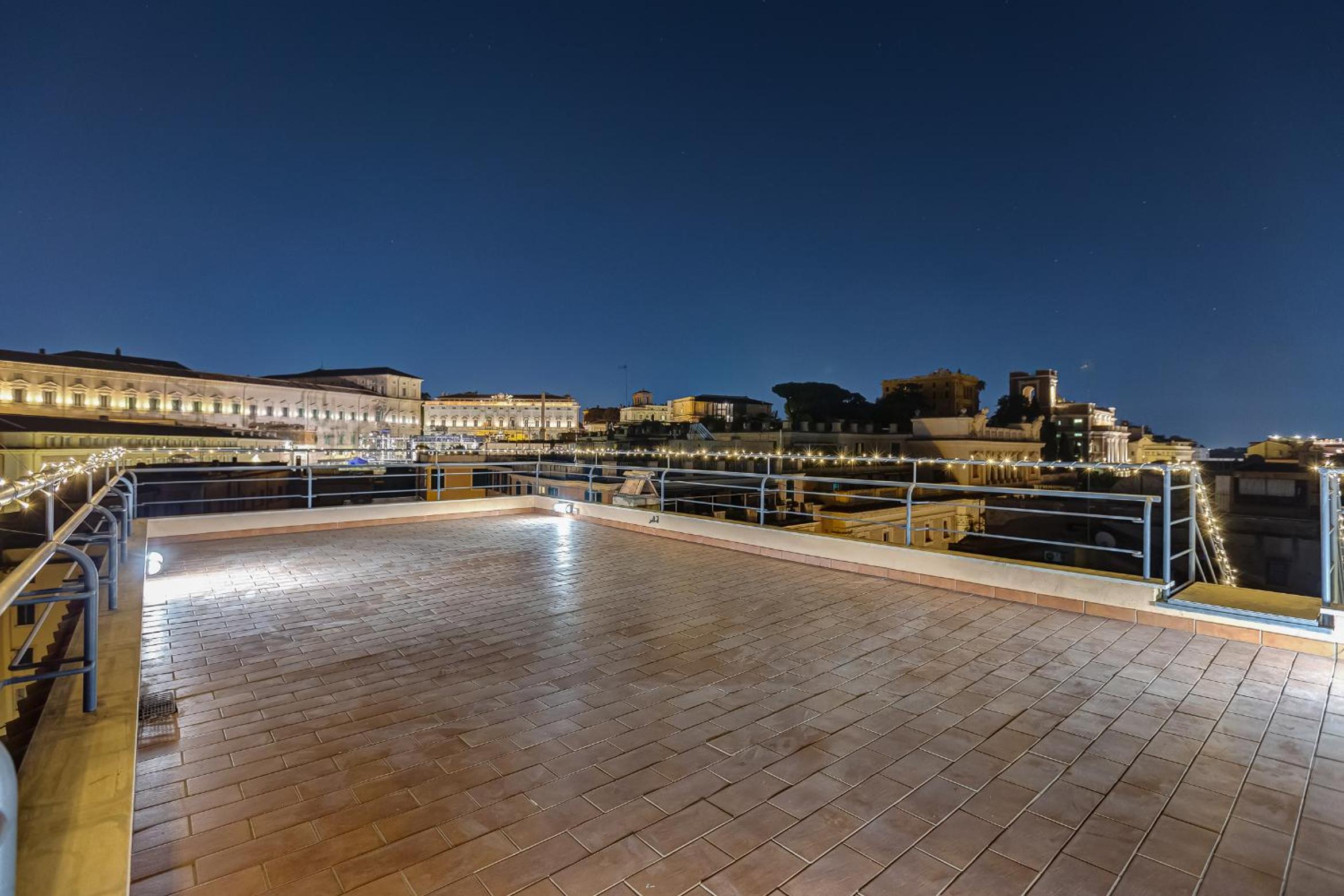 VIVILO ROMA TREVI - LUXURY EXPERIENCE - PRIVATE JACUZZI on TERRACE - INSANE VIEW