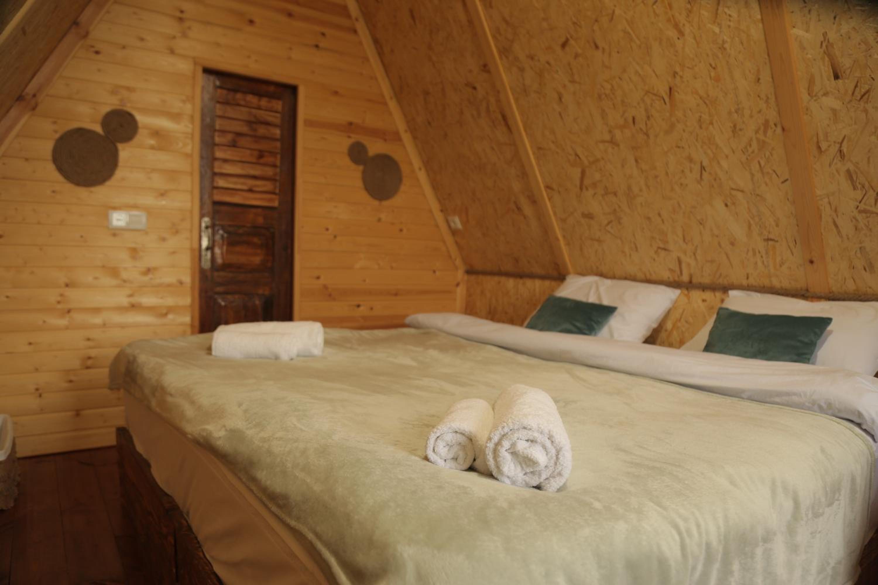 GLAMPING WOLF MOUNt