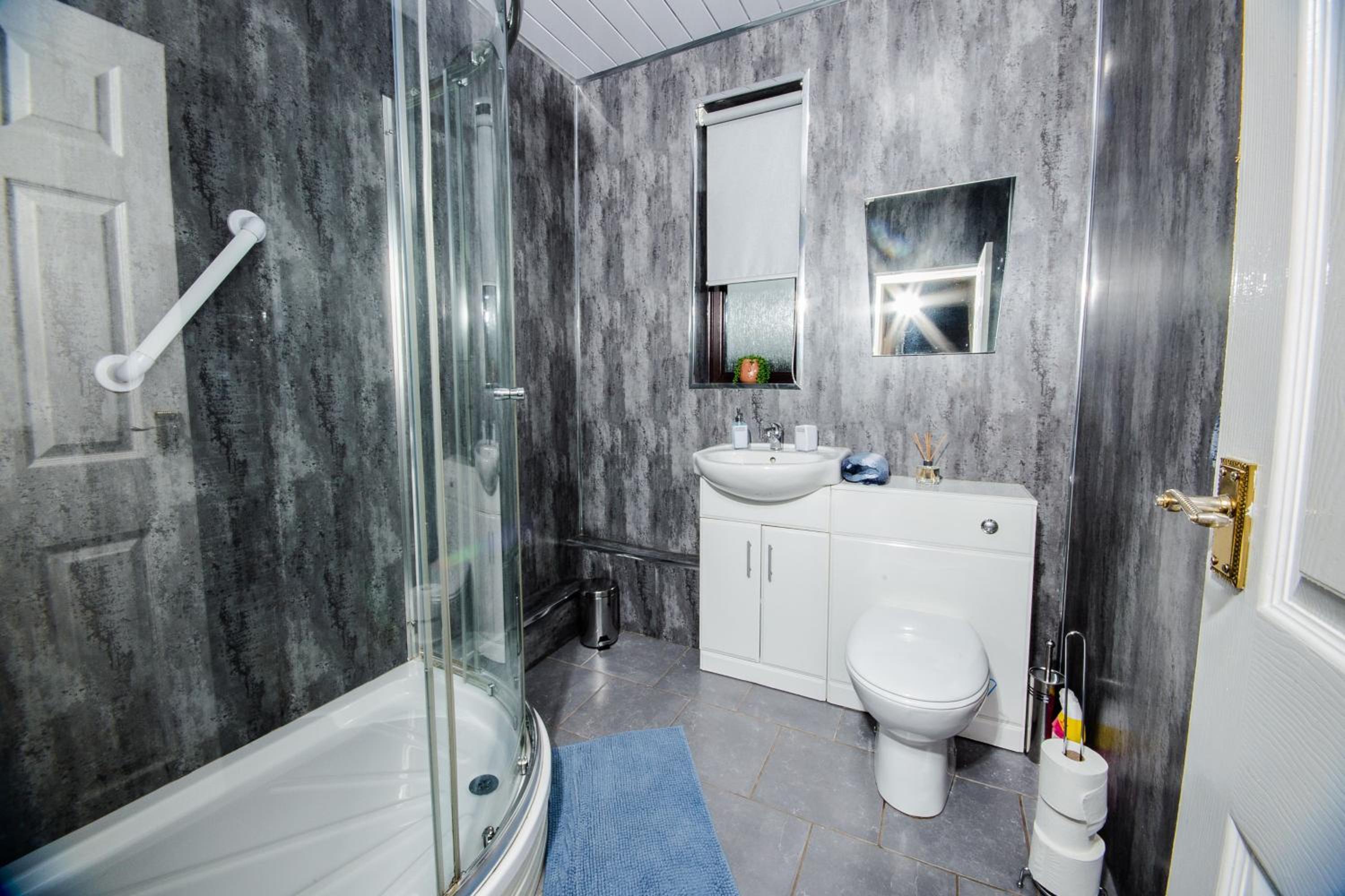 Douglas Vacations - Rigside House - Property Image 2