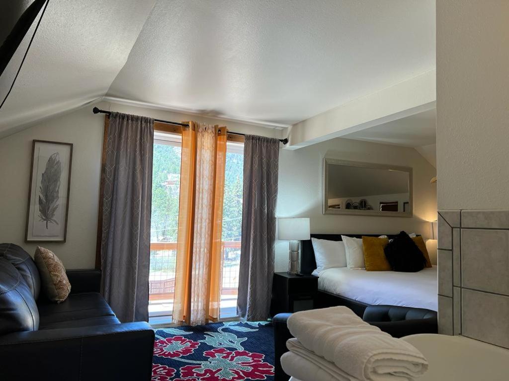 Green Mountain Falls Lodge
