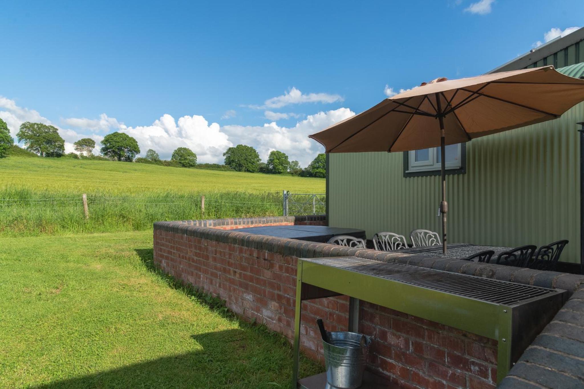 Shepherds View at Oaks Barn Farm Alcester with optional paid for Hot tub