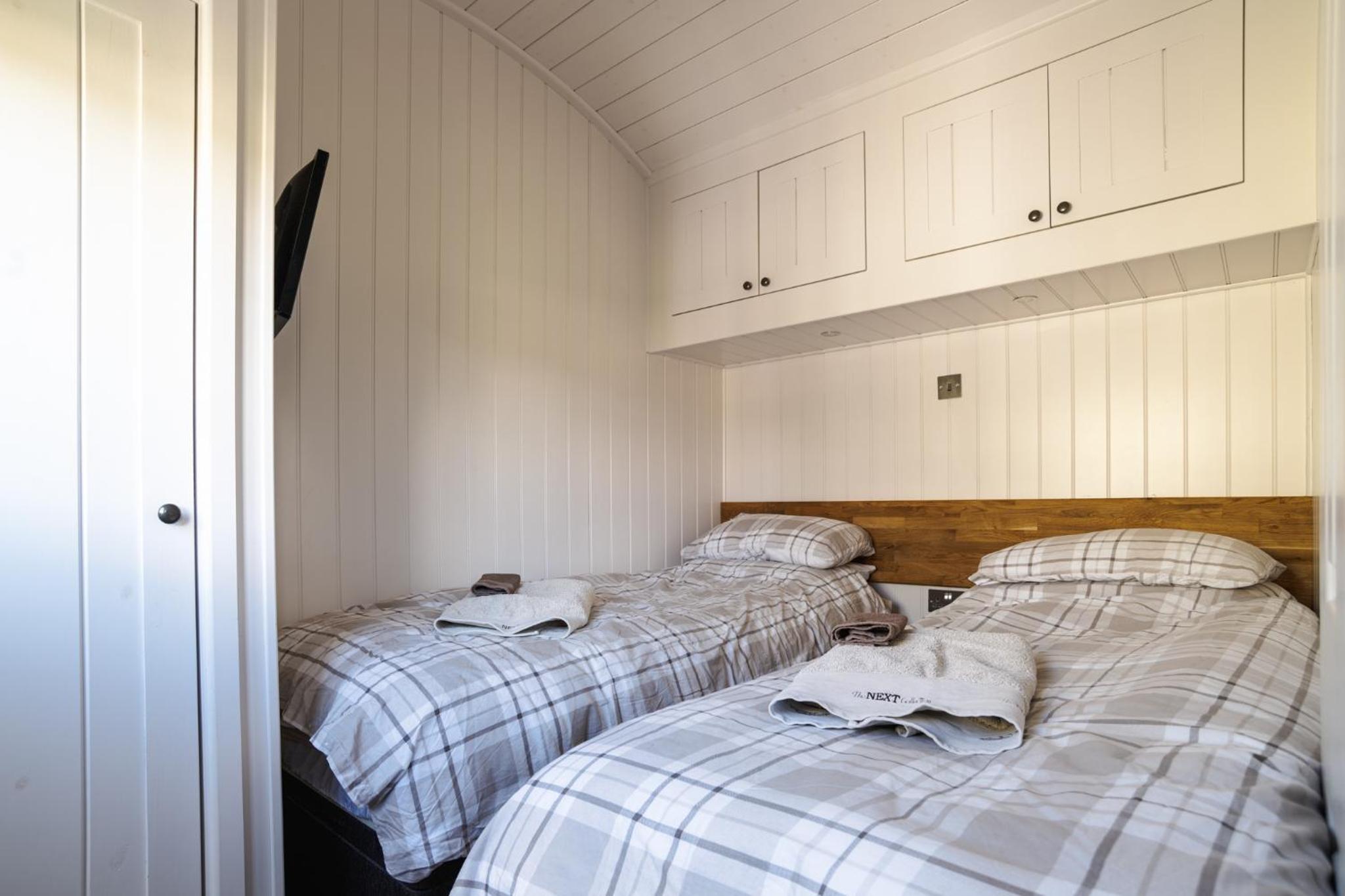 Shepherds View at Oaks Barn Farm Alcester with optional paid for Hot tub