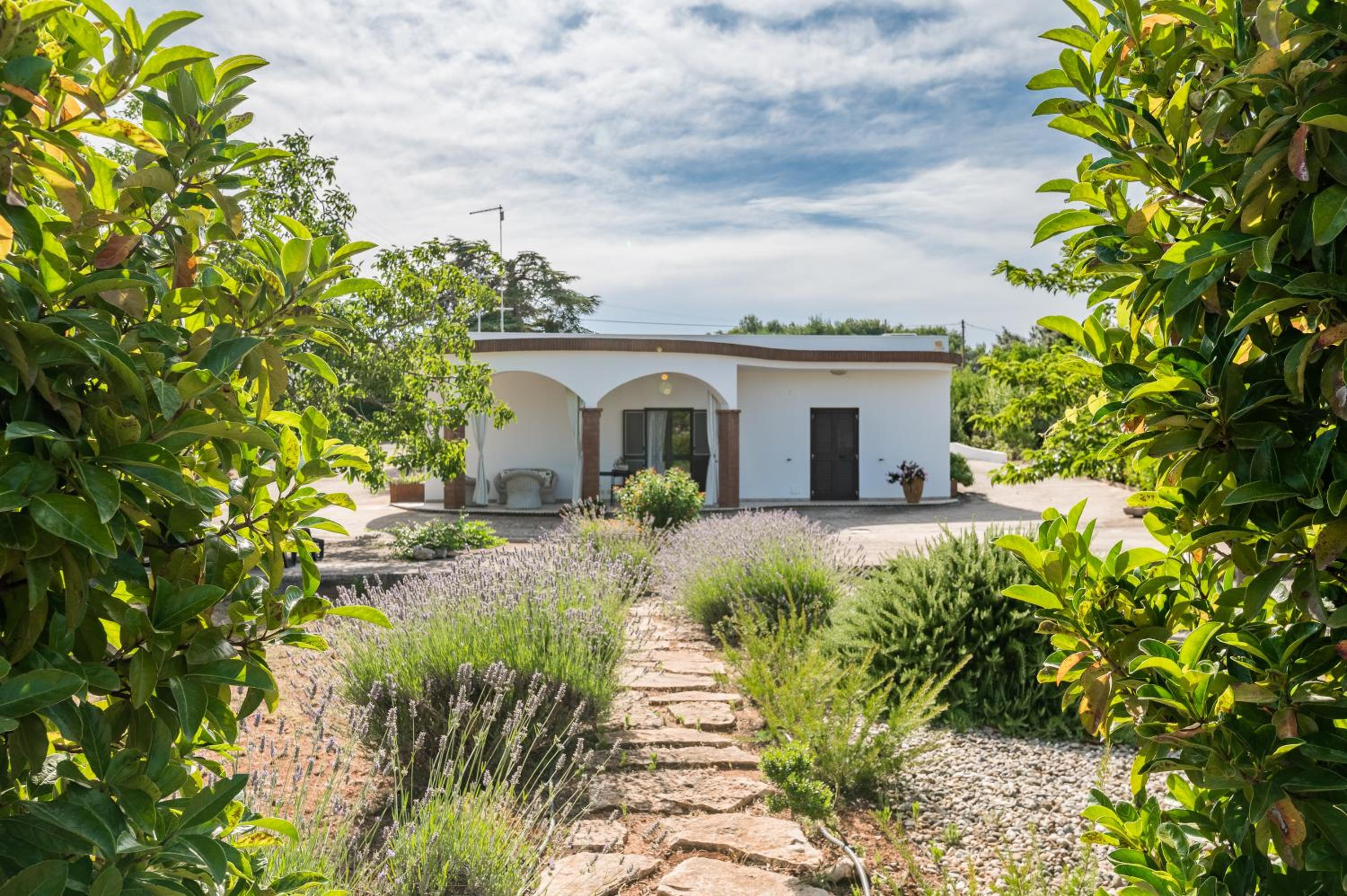 Marie Maison Salinola view 4