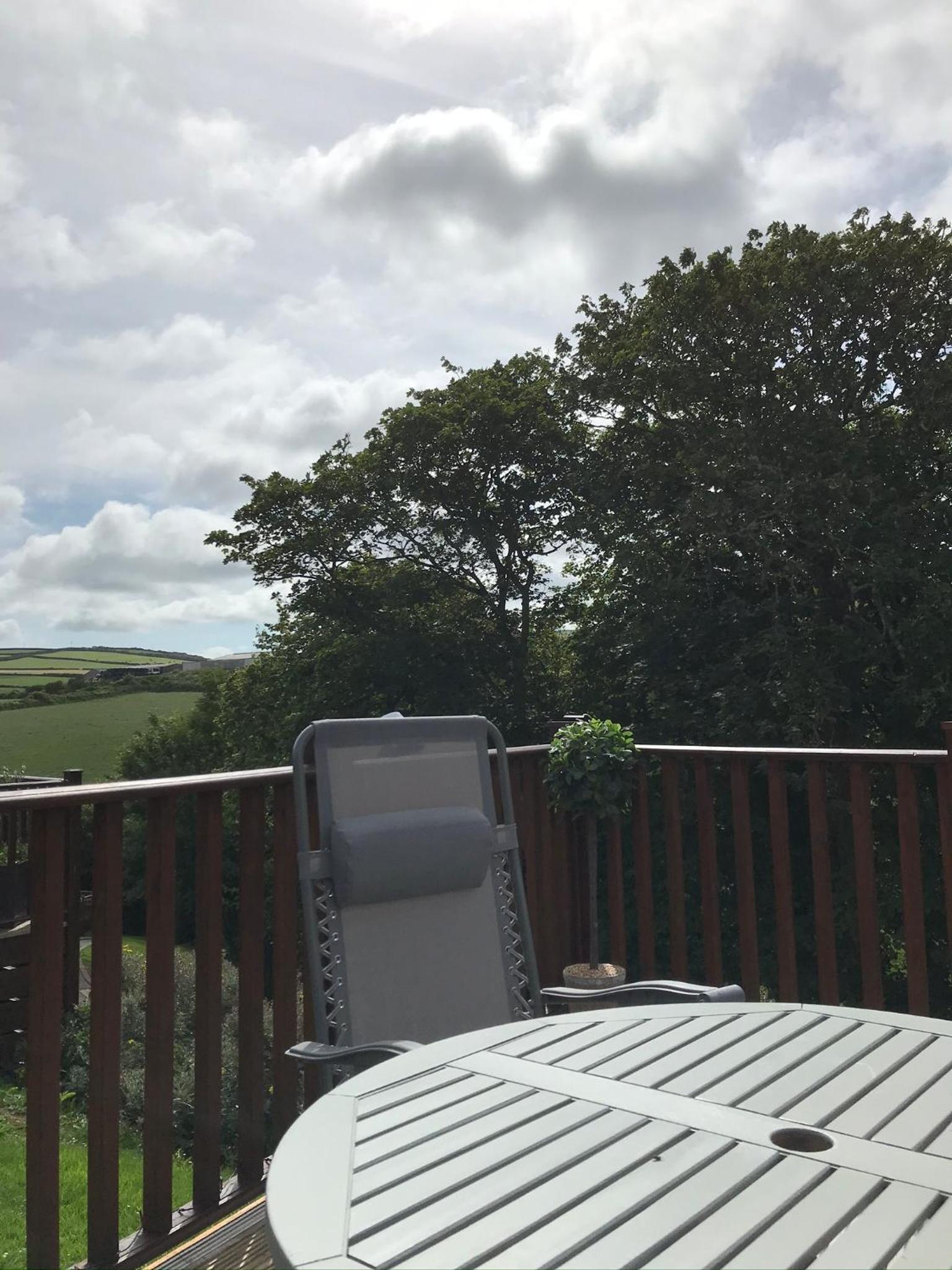 Bumblebee Lodge