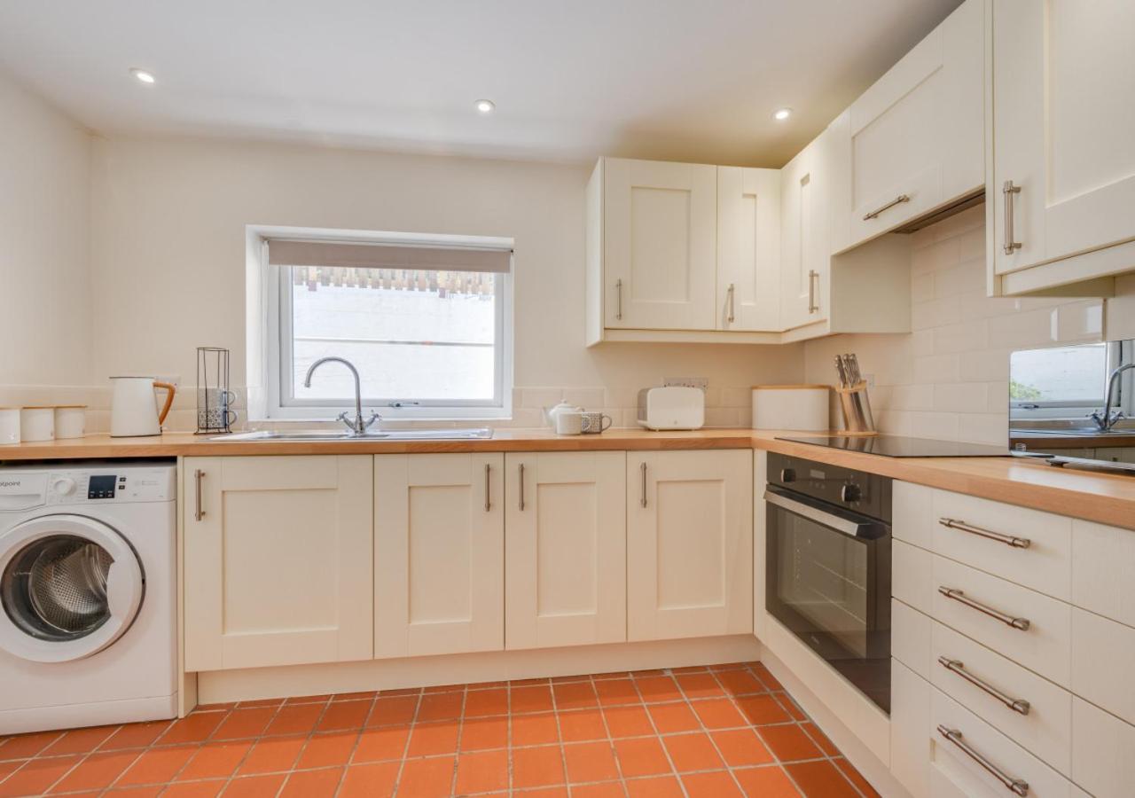 1 Bed in Saundersfoot oc-pw9269