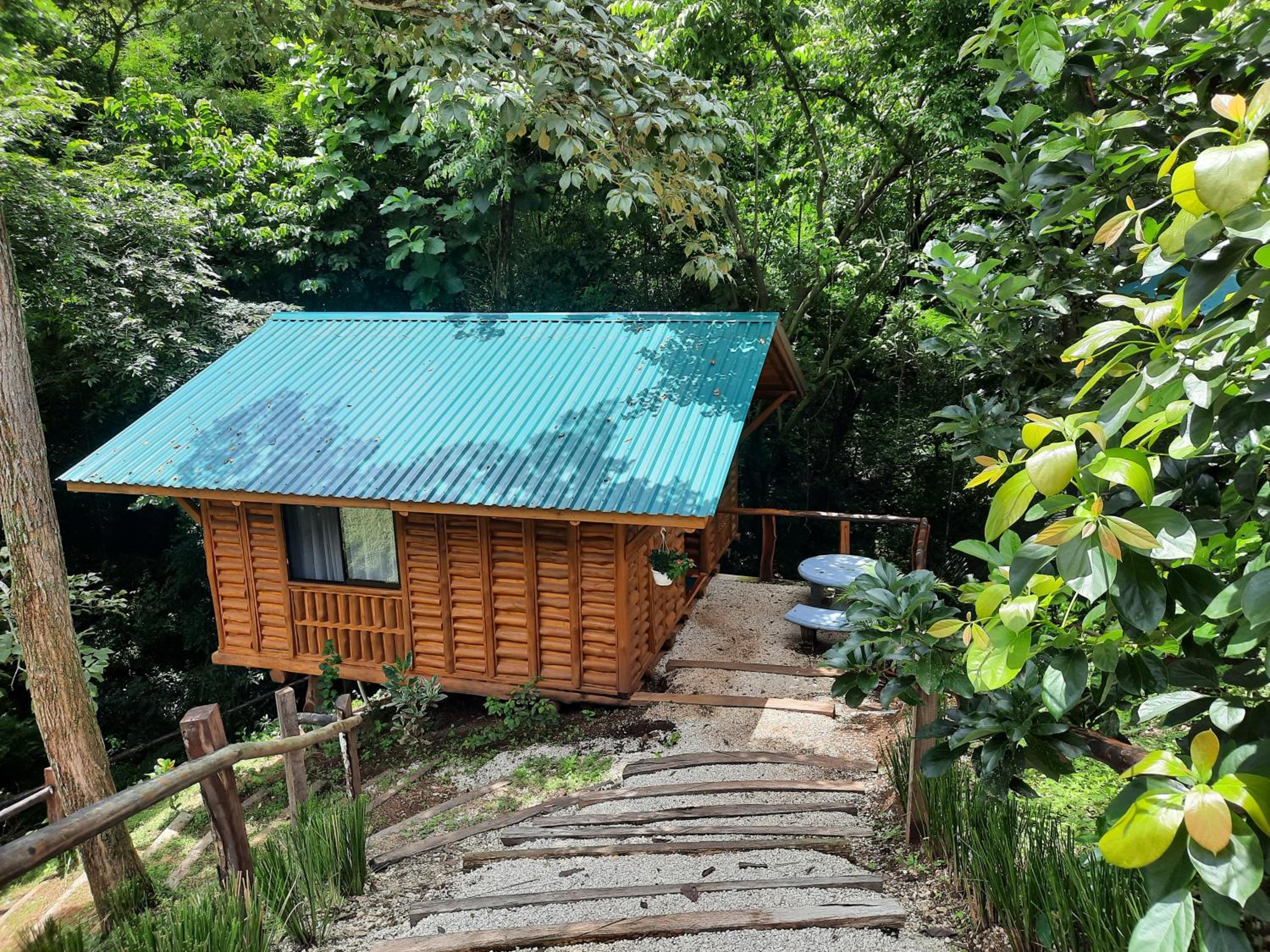 Eco-Turismo Guayacanes