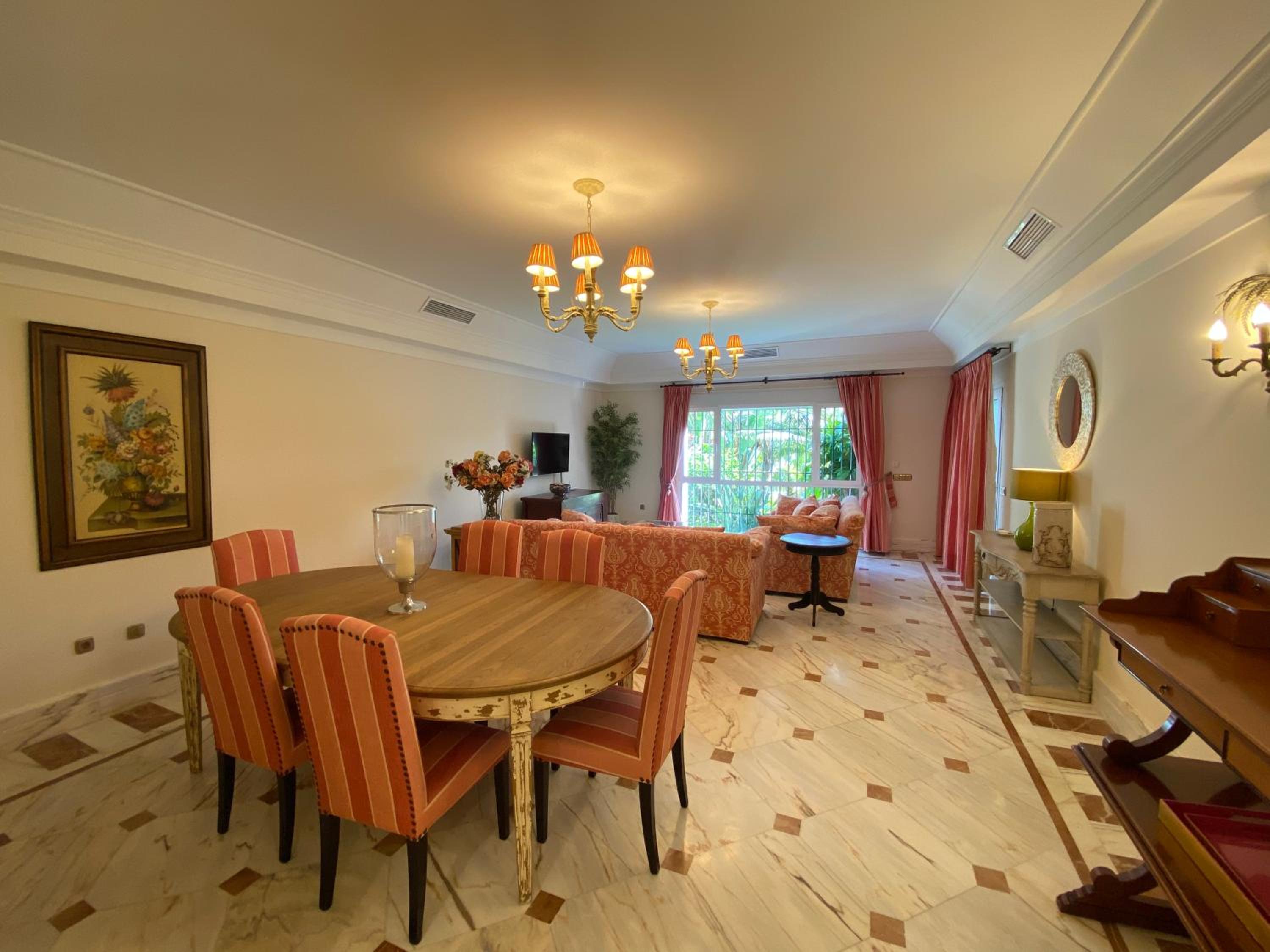 Apartamentos Villa Torreblanca