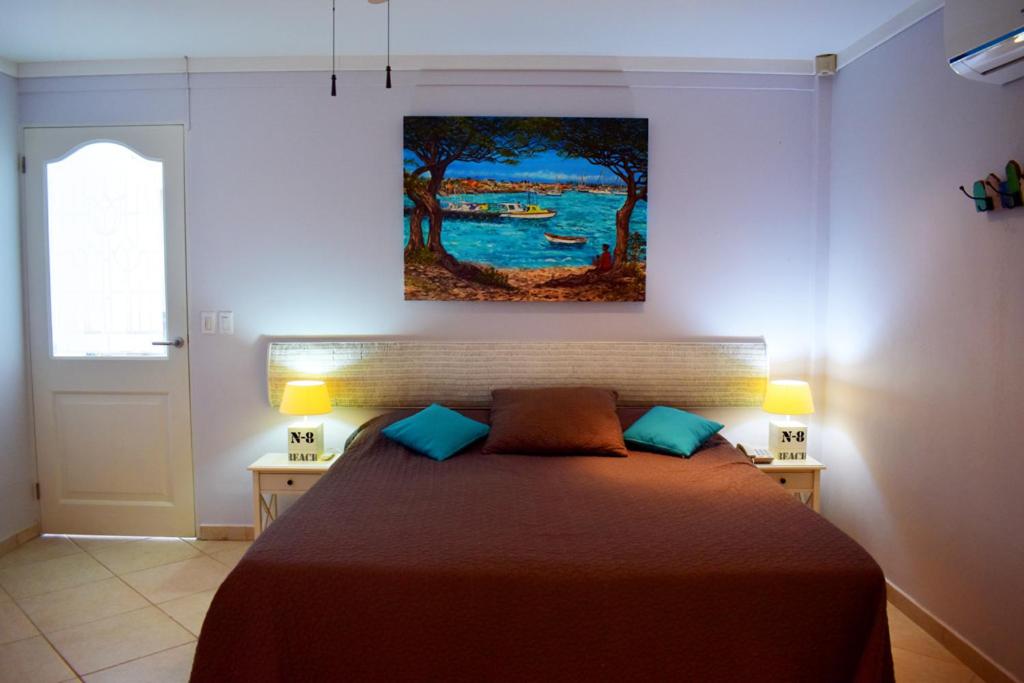 Oceanfront Barracuda at Den Laman