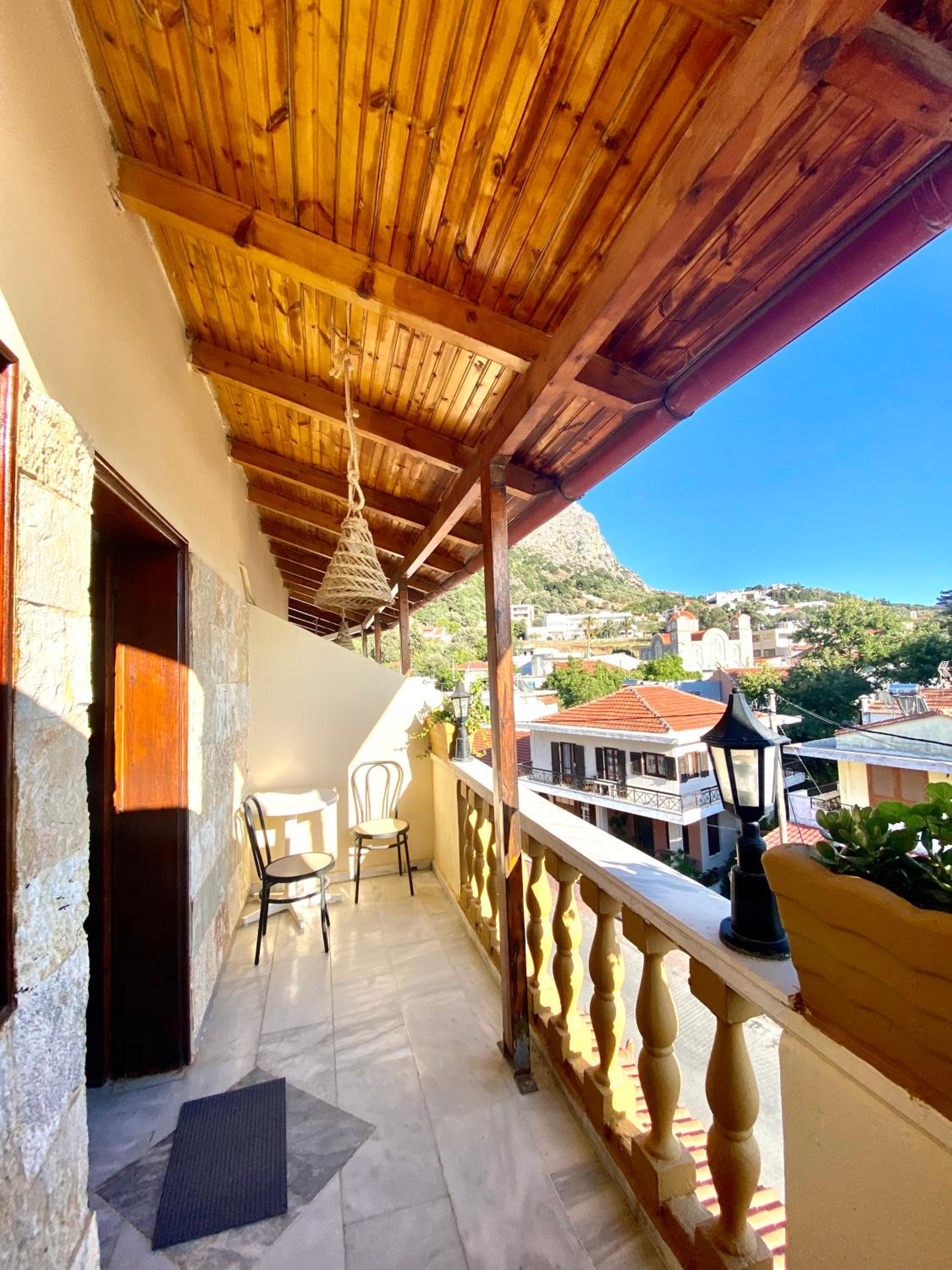 Costas Inn