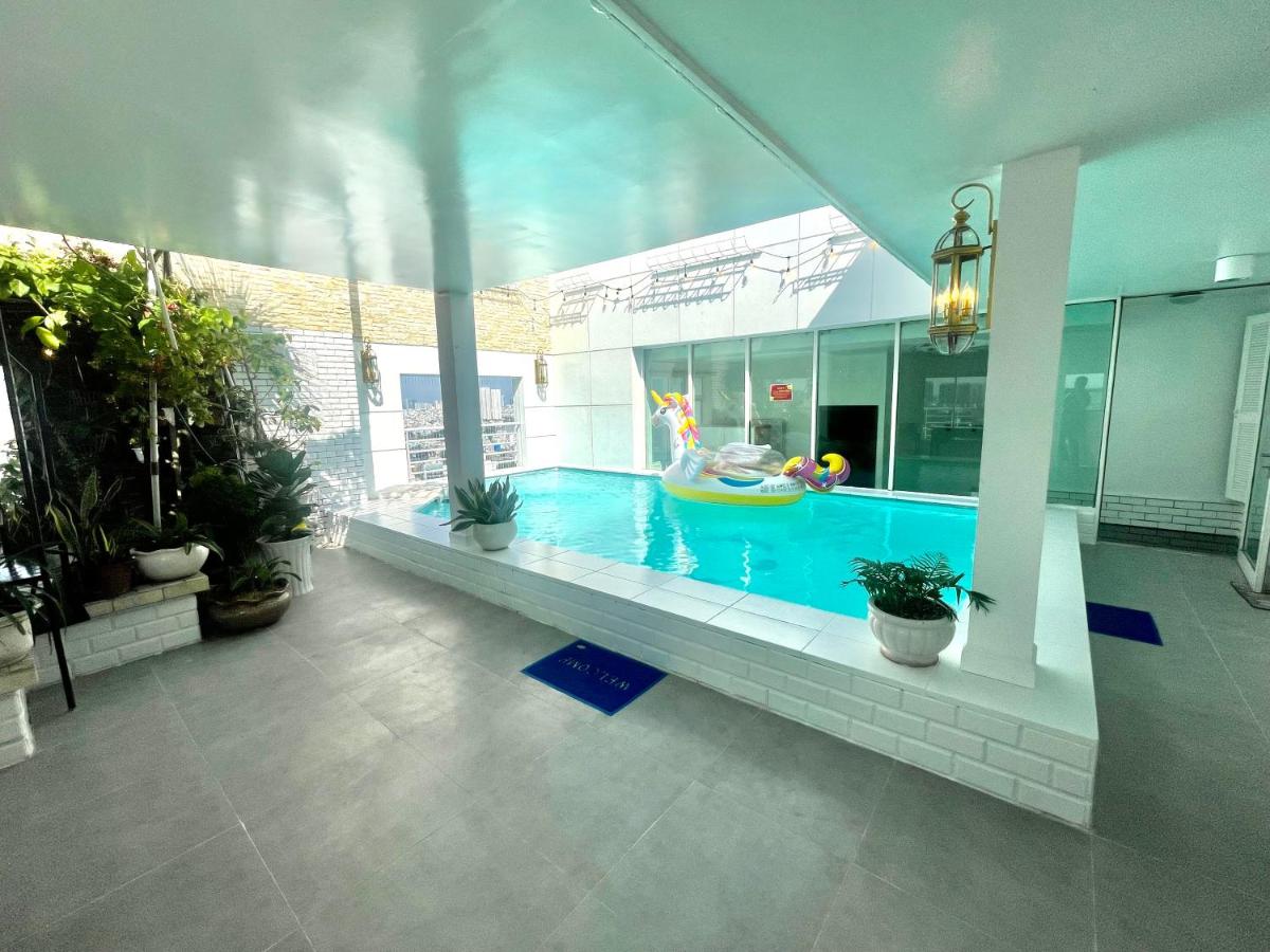 White Penthouse - Rooftop Pool Private - Central City
