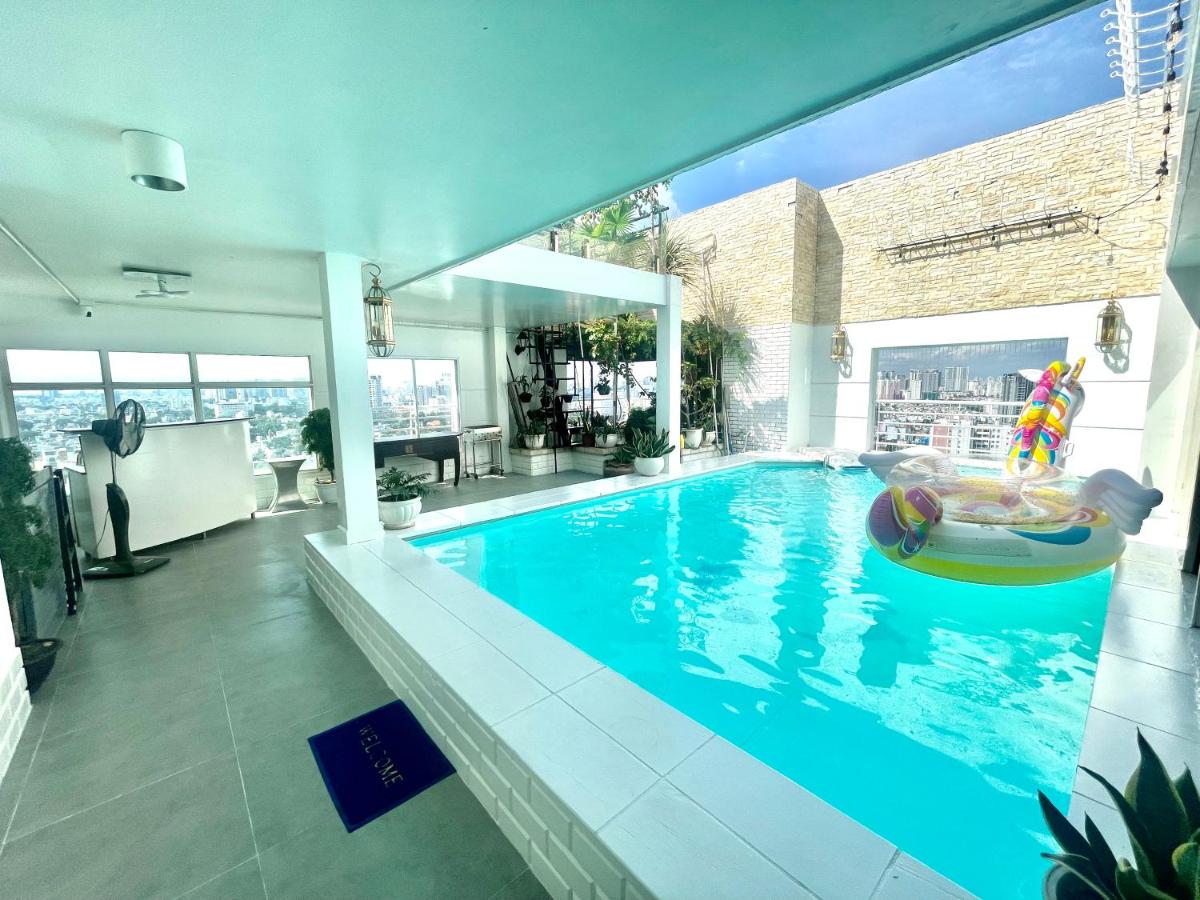 White Penthouse - Rooftop Pool Private - Central City