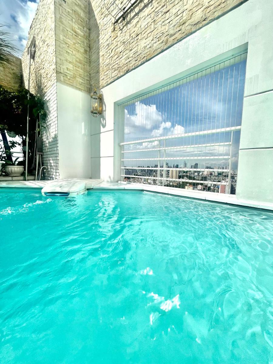 White Penthouse - Rooftop Pool Private - Central City