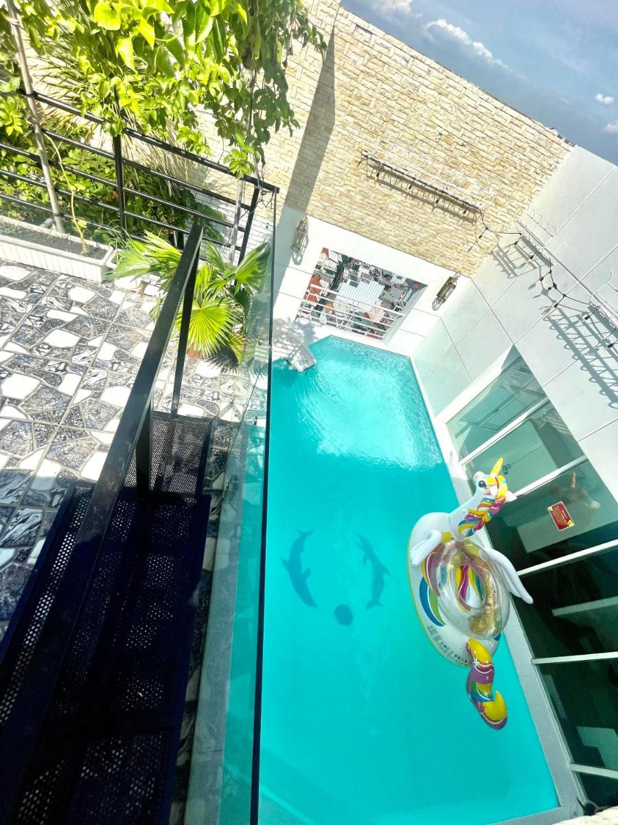 White Penthouse - Rooftop Pool Private - Central City