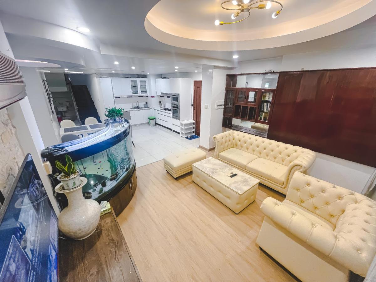 White Penthouse - Rooftop Pool Private - Central City