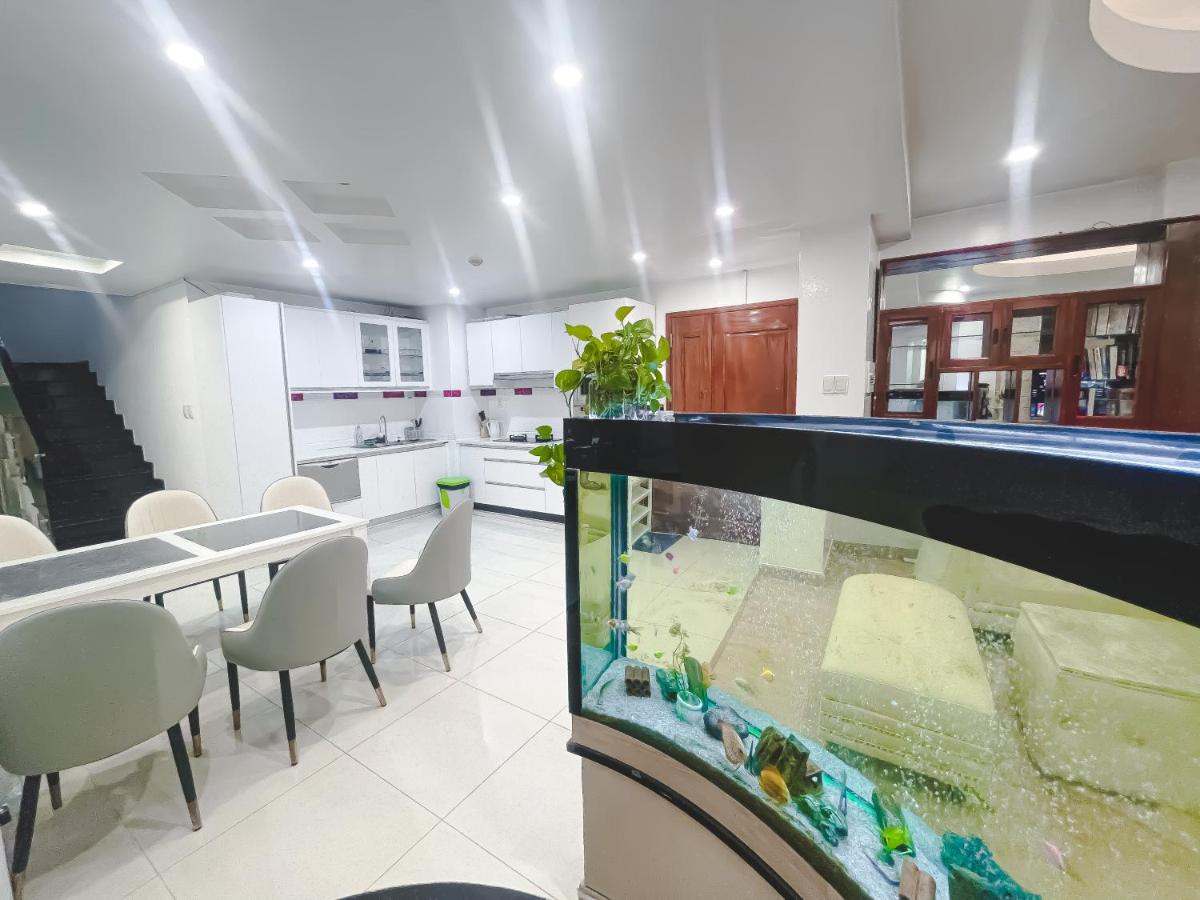 White Penthouse - Rooftop Pool Private - Central City