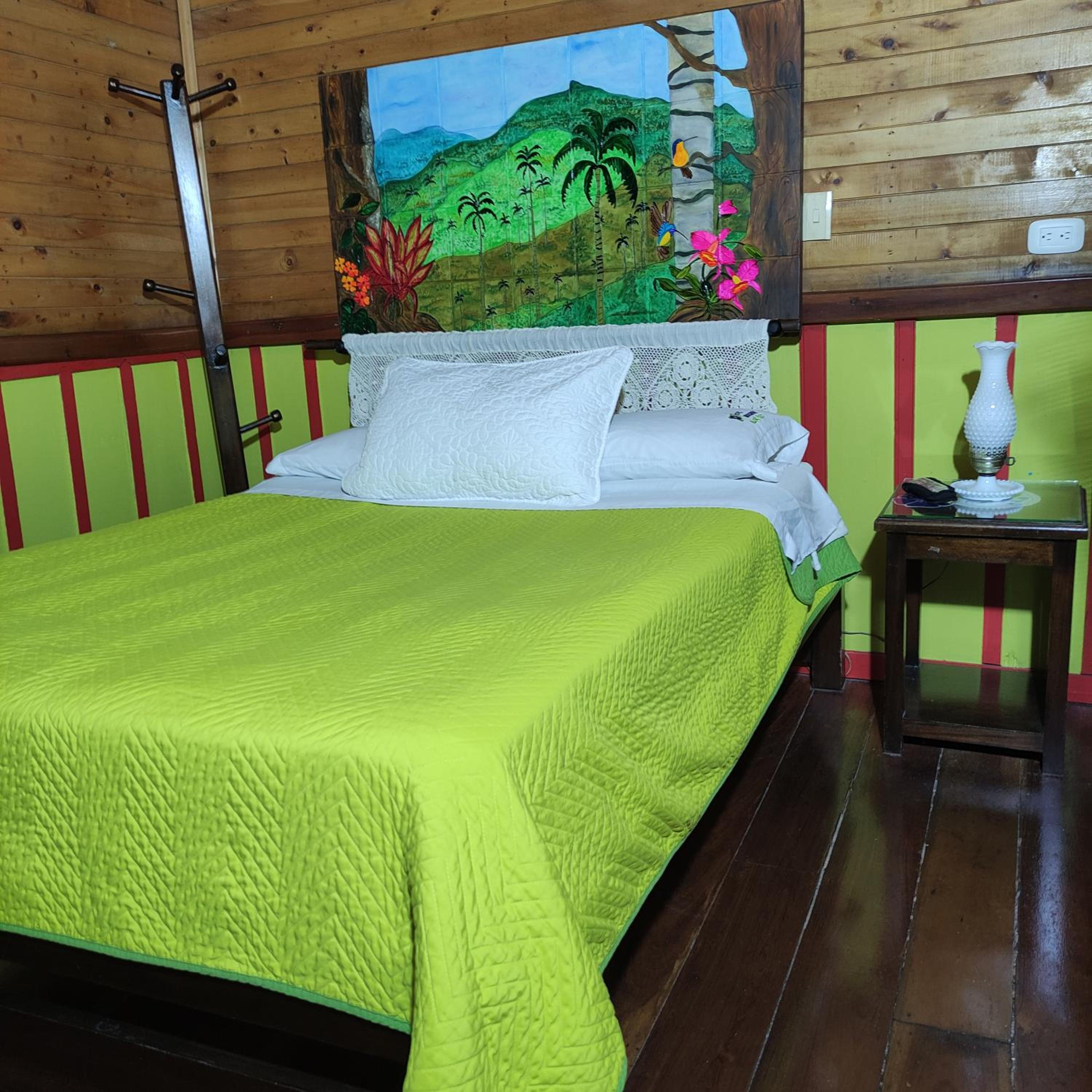 Hotel Tibouchina