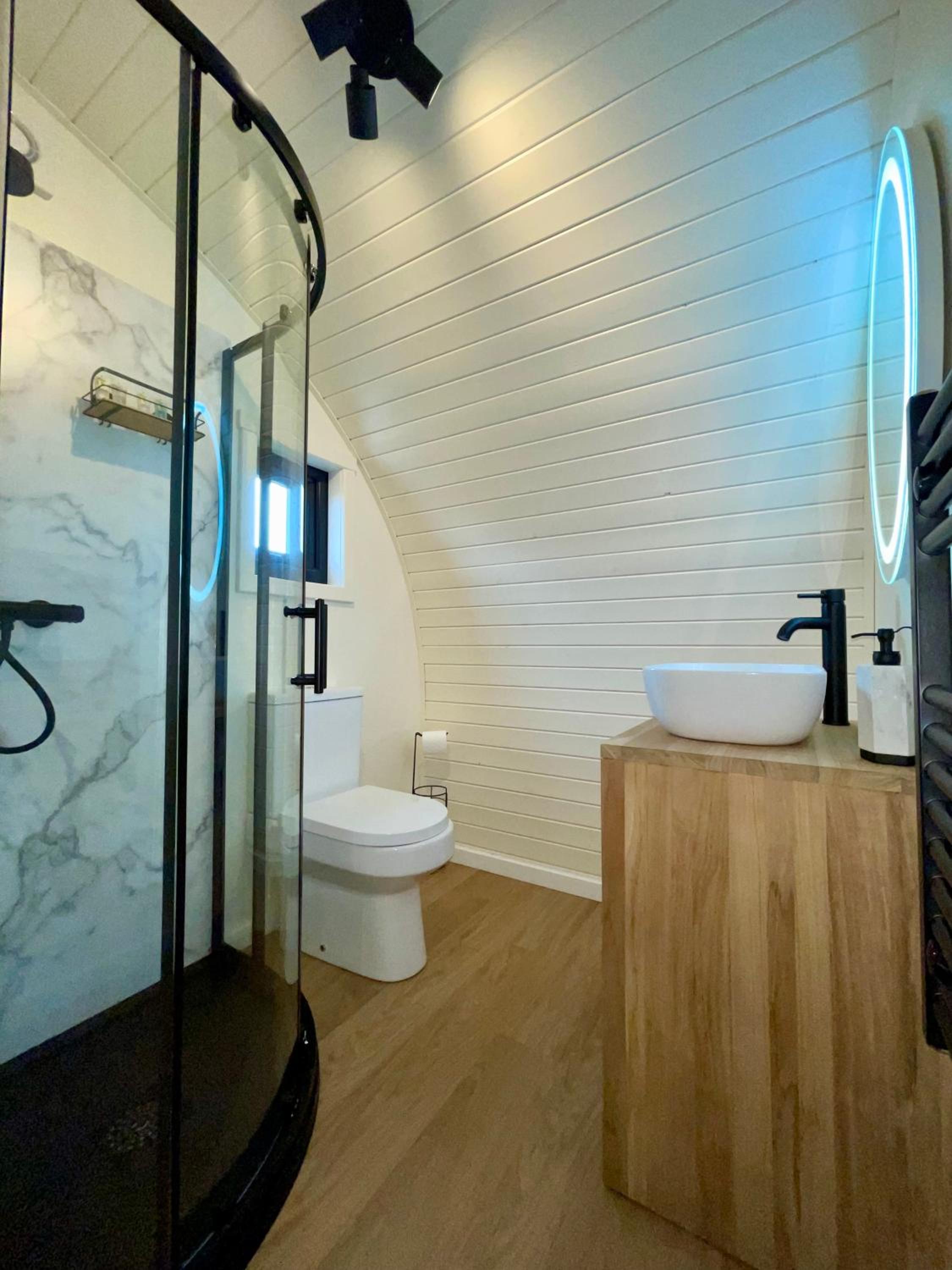 EASTRIDGE GLAMPING