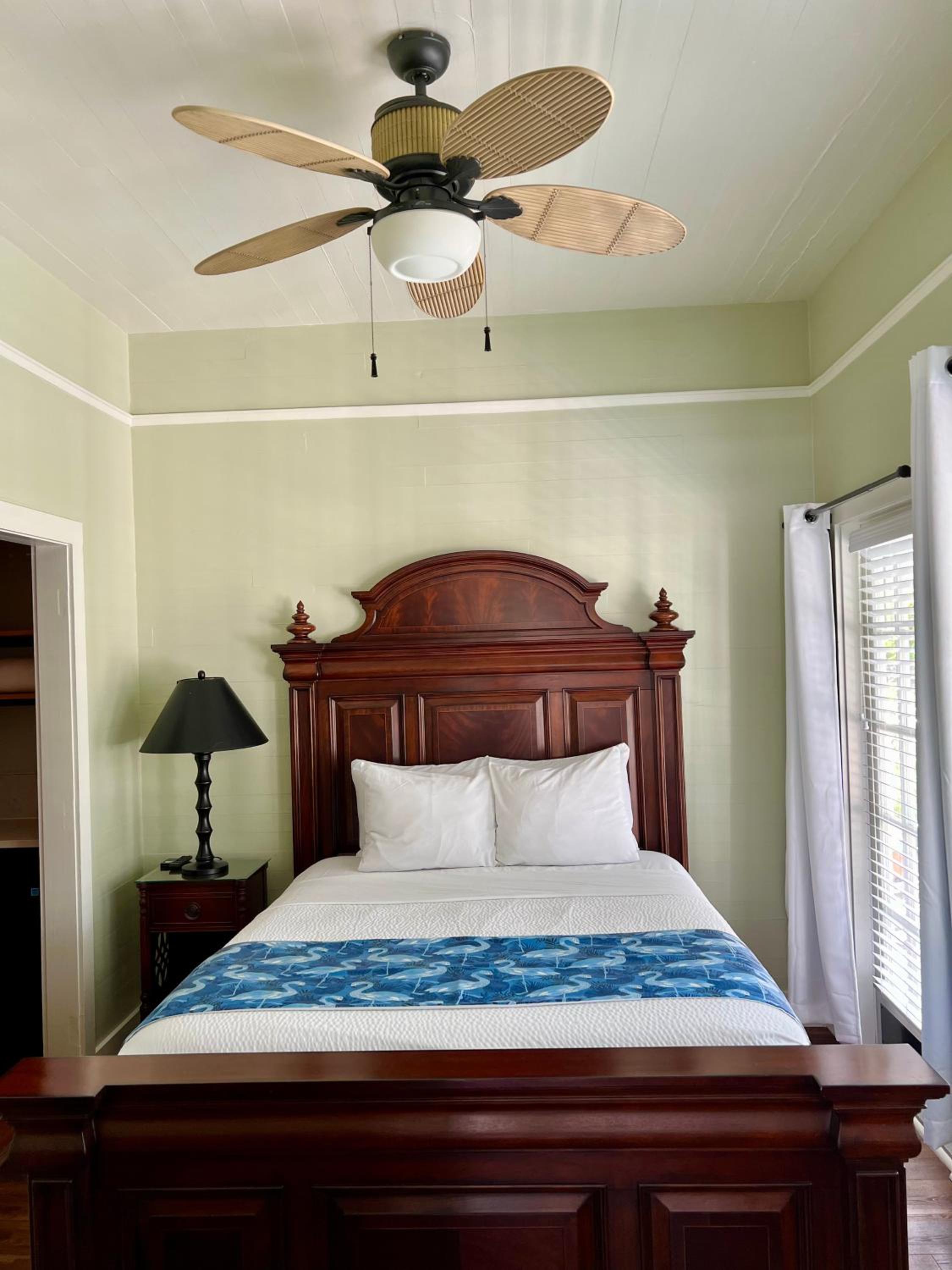 The Porch on Frances Inn - Adults Exclusive