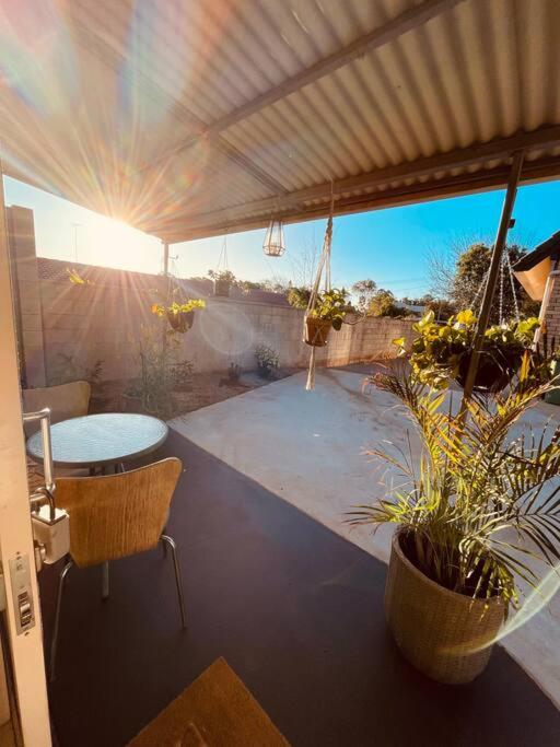 Studio Apartment in East Toowoomba view 4