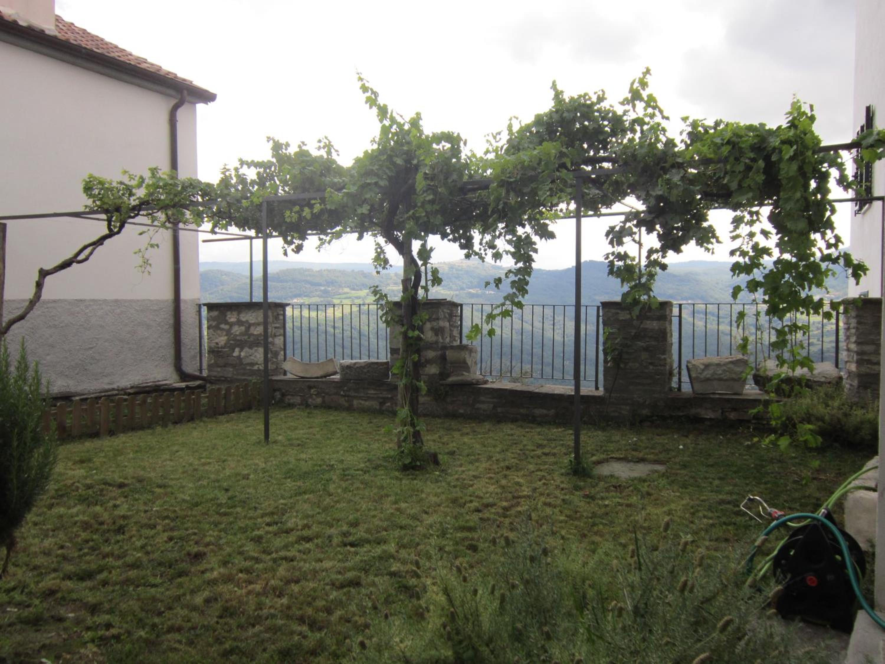 Photo 33